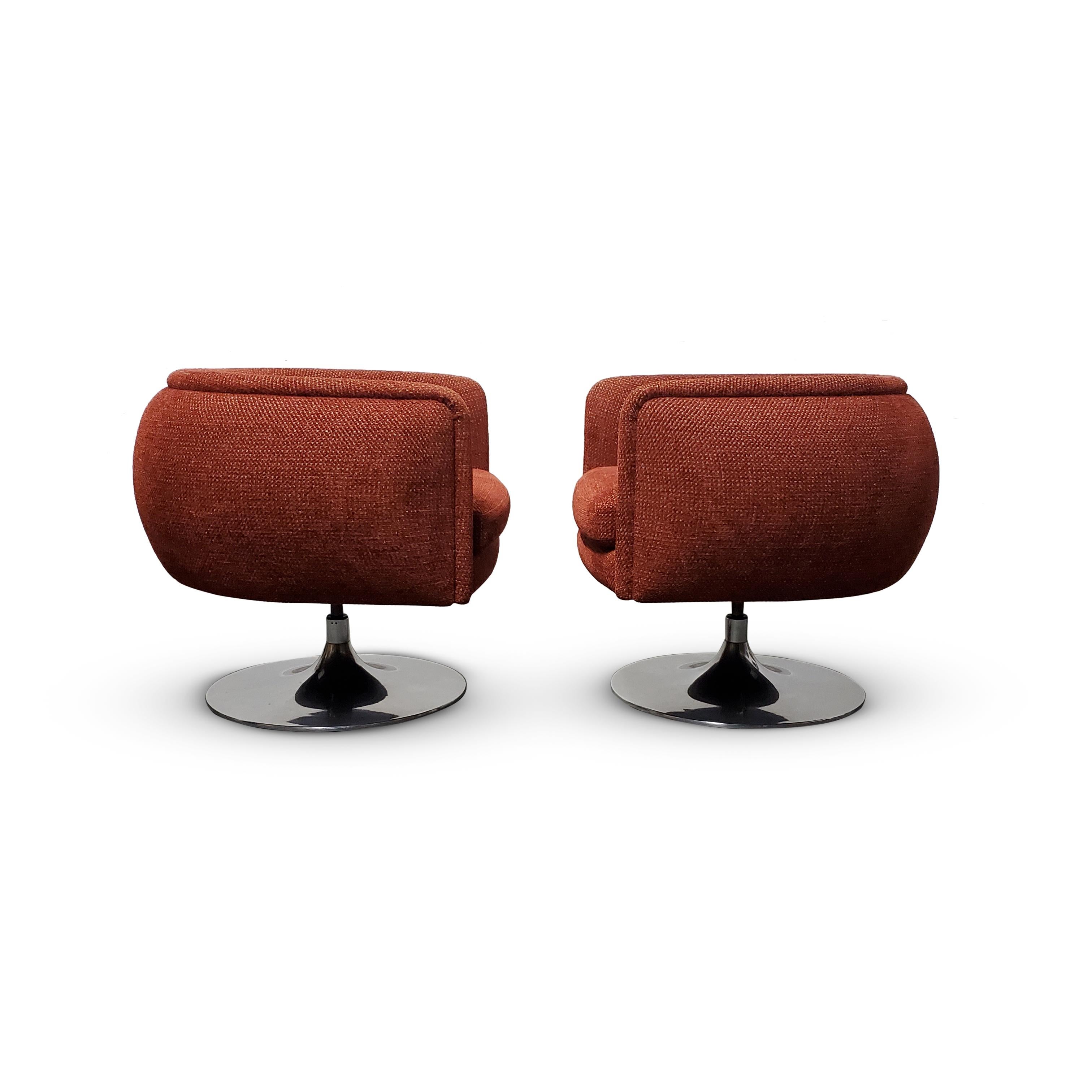 Pair of Knoll D'urso Swivel Lounge Chairs  1