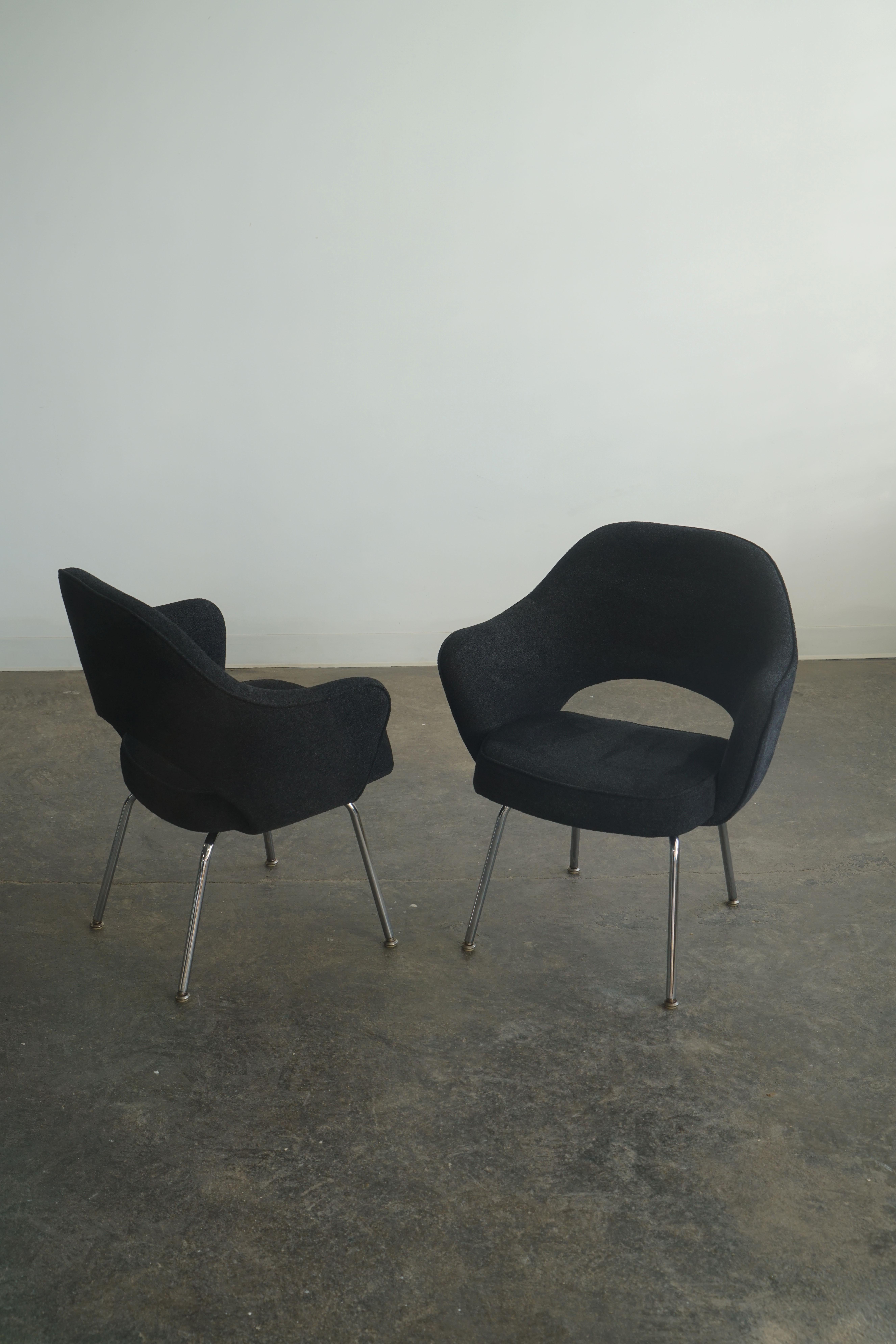 This for a pair of Saarinen Executive Chairs, armchair version.
Knoll, Circa 1985.
Black upholstery, chrome legs.

Priced as a pair of 2. 

Originally designed in 1946, these have been one of Knoll's most popular designs.

Condition:
Overall very