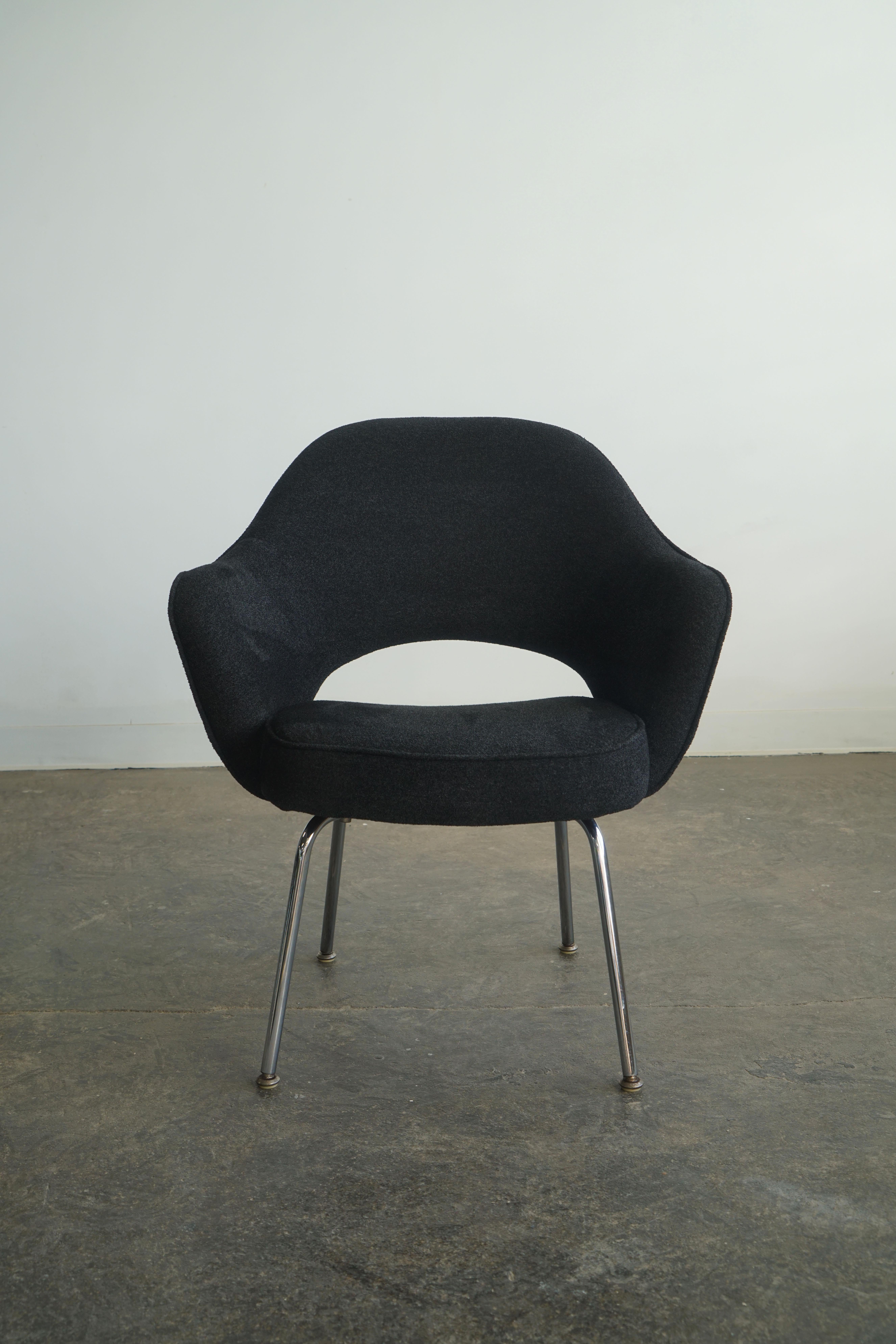 Mid-Century Modern Pair of Knoll Eero Saarinen Executive Chairs, Armchair version black upholstery