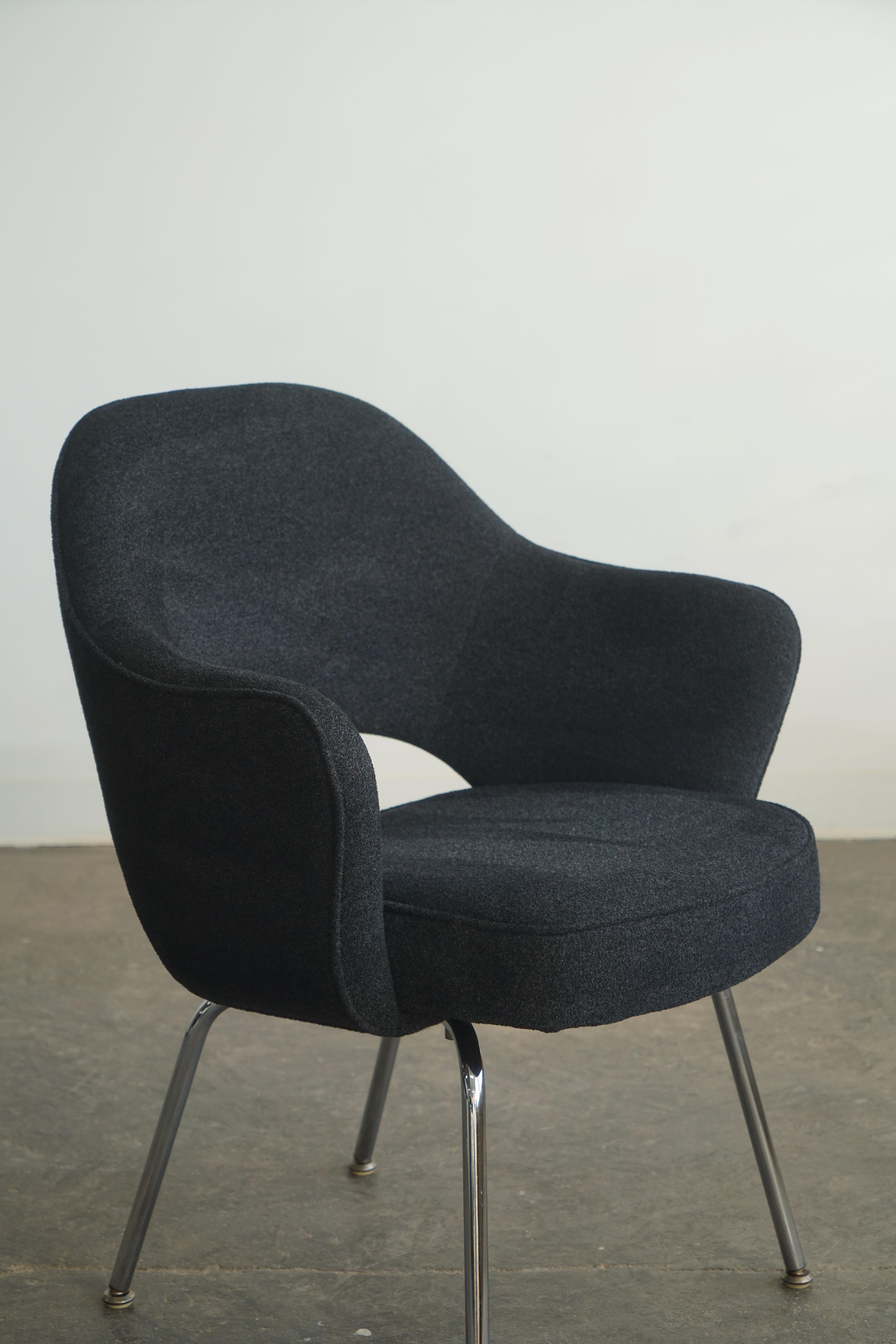 Late 20th Century Pair of Knoll Eero Saarinen Executive Chairs, Armchair version black upholstery