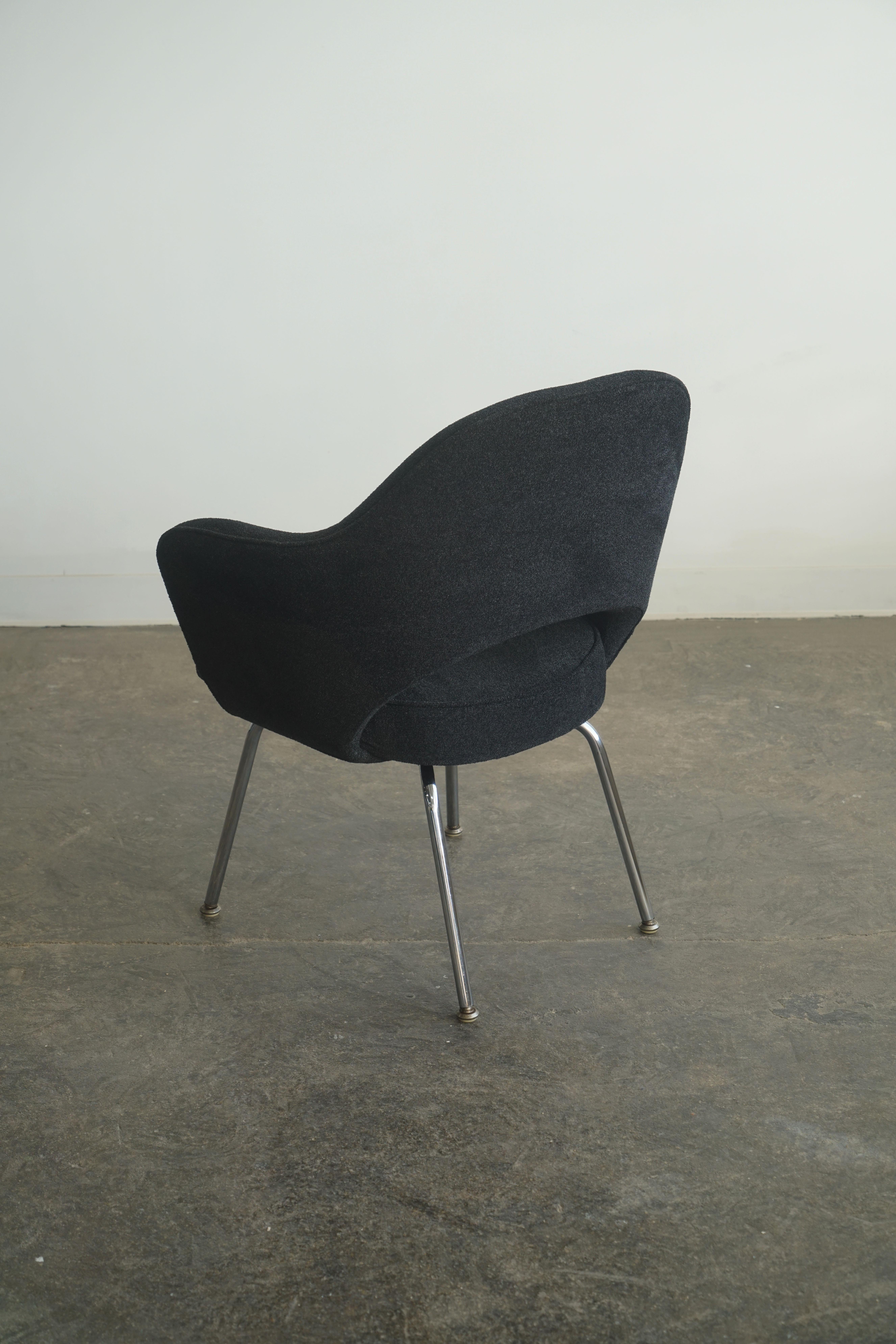 Pair of Knoll Eero Saarinen Executive Chairs, Armchair version black upholstery 3
