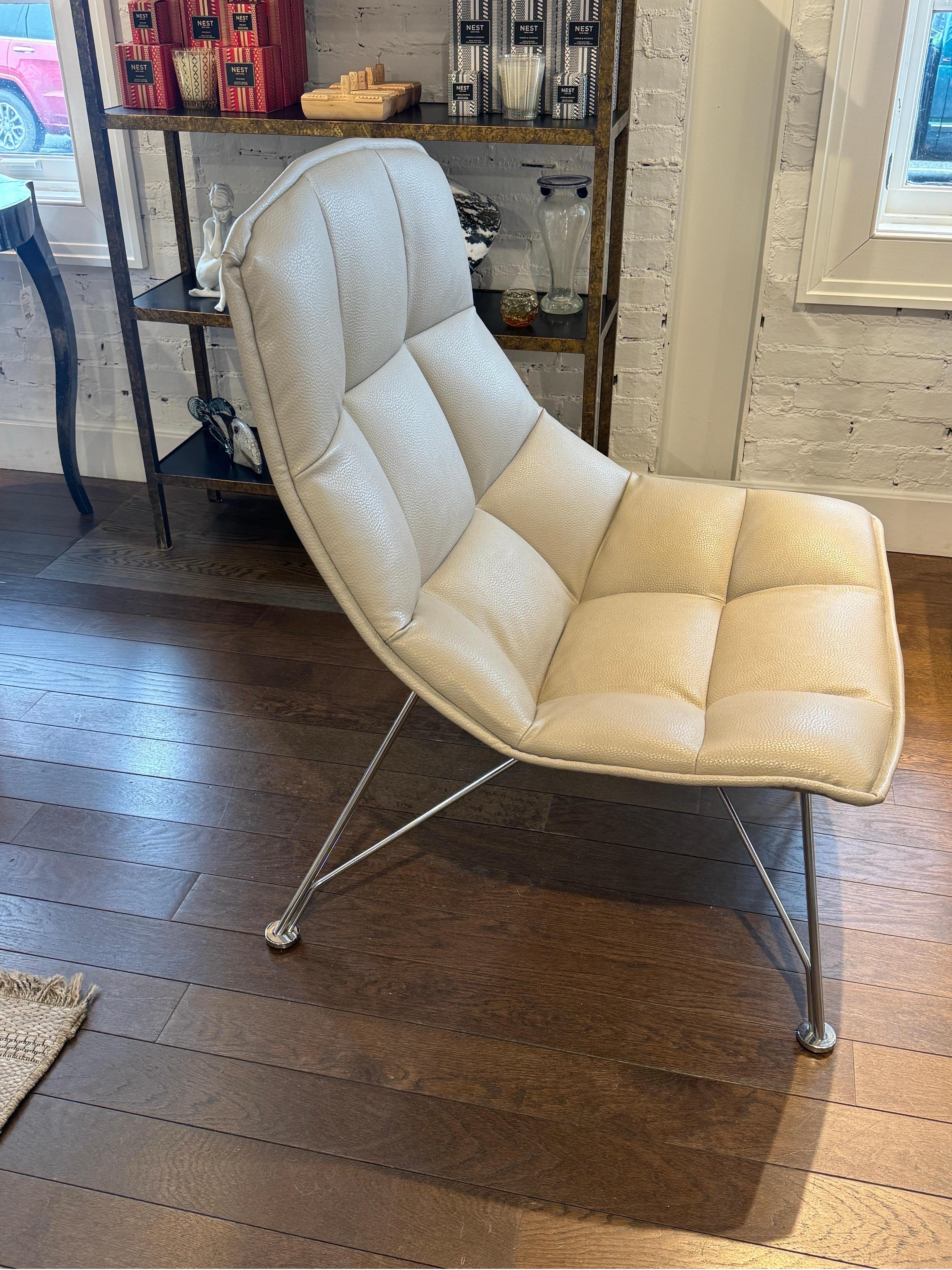 Pair of Knoll-Jehs and Laub Grey Leather Chairs In Good Condition In Bridgehampton, NY