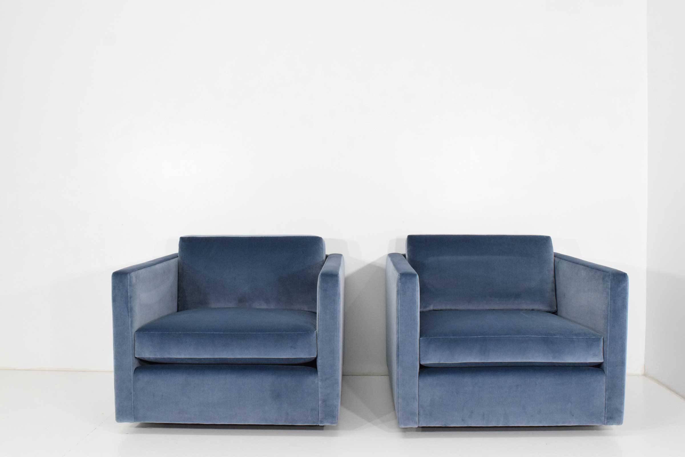 American Pair of Knoll Lounge Chairs with Ottoman