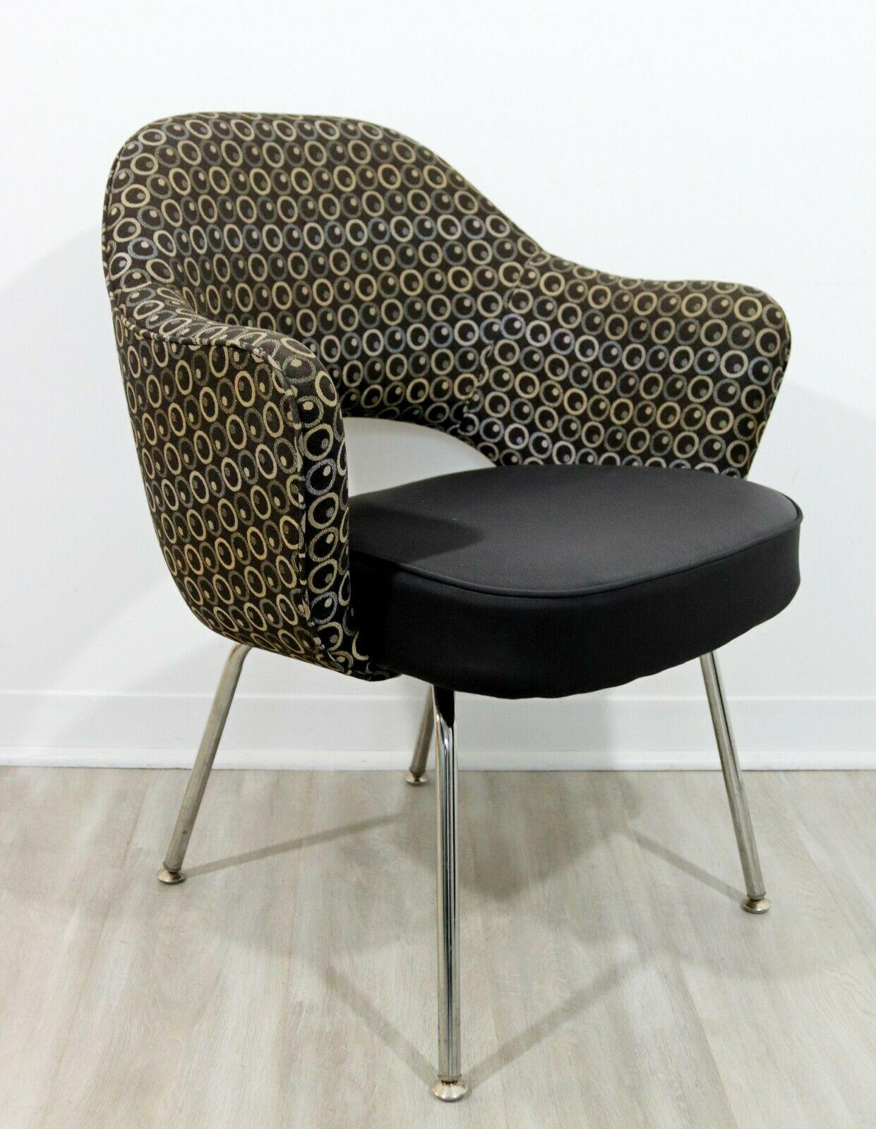 20th Century Pair of Knoll Original Saarinen Executive Dining Arm Chairs w Chrome Legs