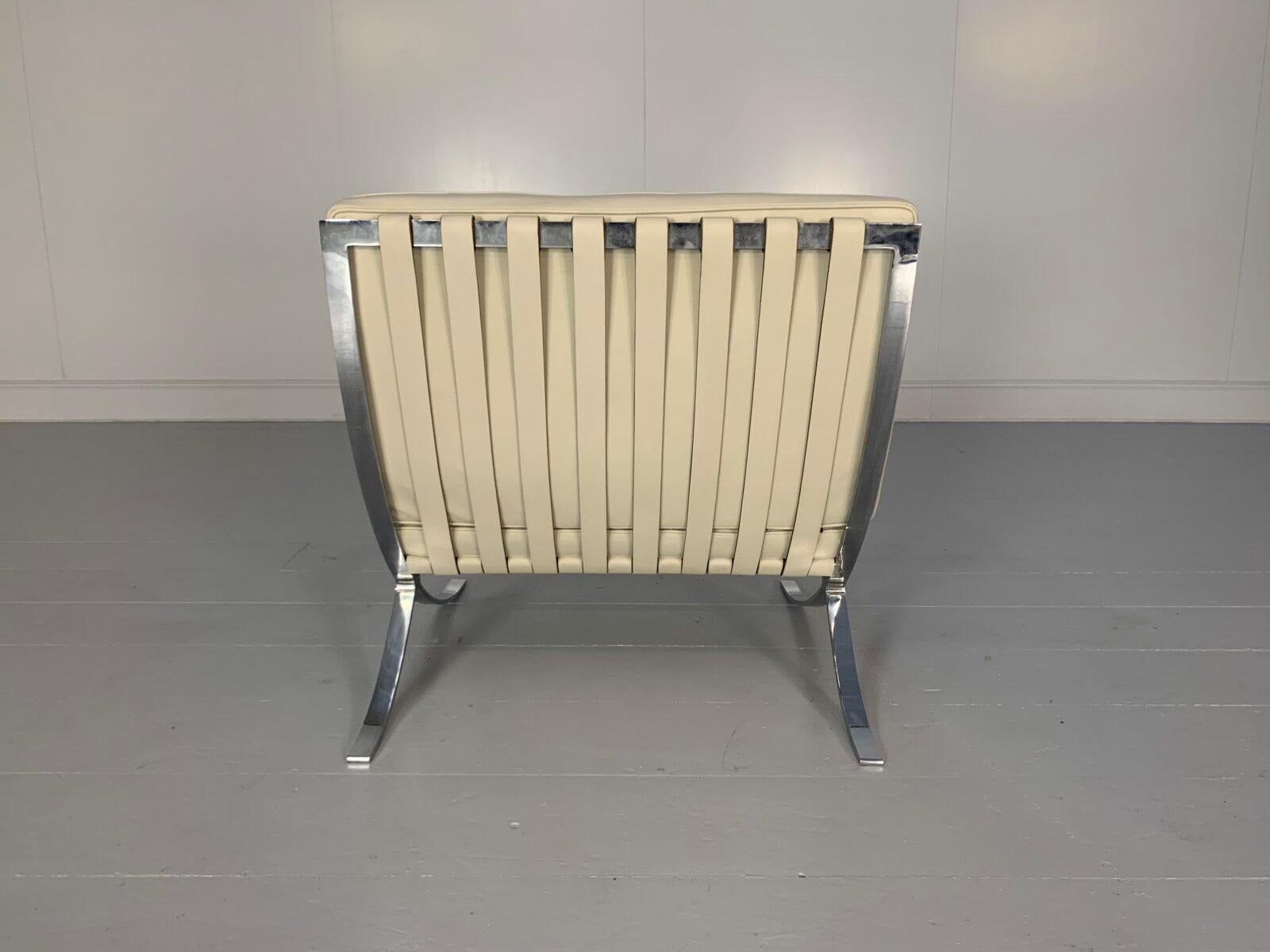Paire de chaises Barcelona de Knoll Studio, en cuir pâle en vente 7