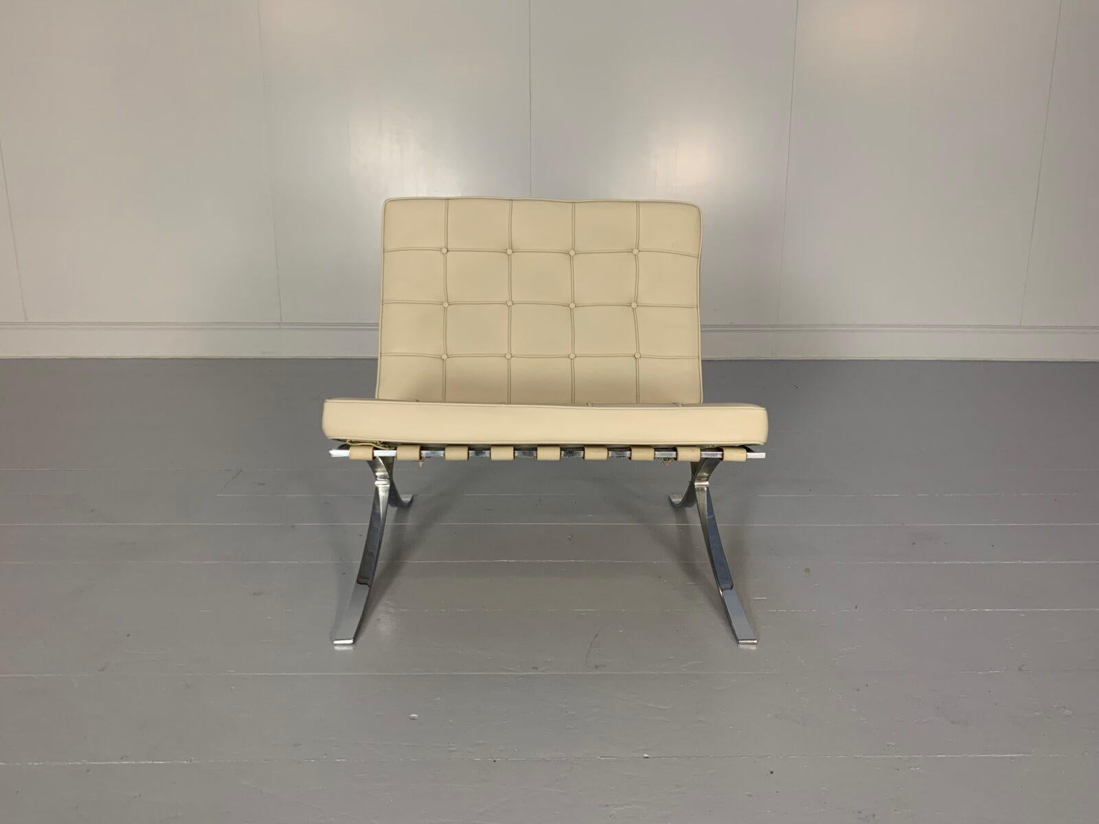 Paire de chaises Barcelona de Knoll Studio, en cuir pâle en vente 1