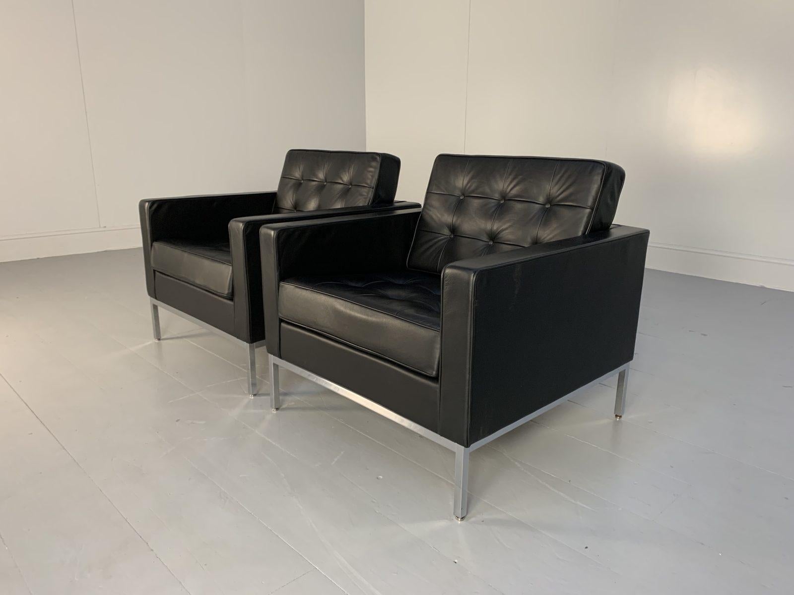 Contemporary Pair of Knoll Studio “Florence Knoll” Lounge Armchairs In Black “Volo” Leather For Sale