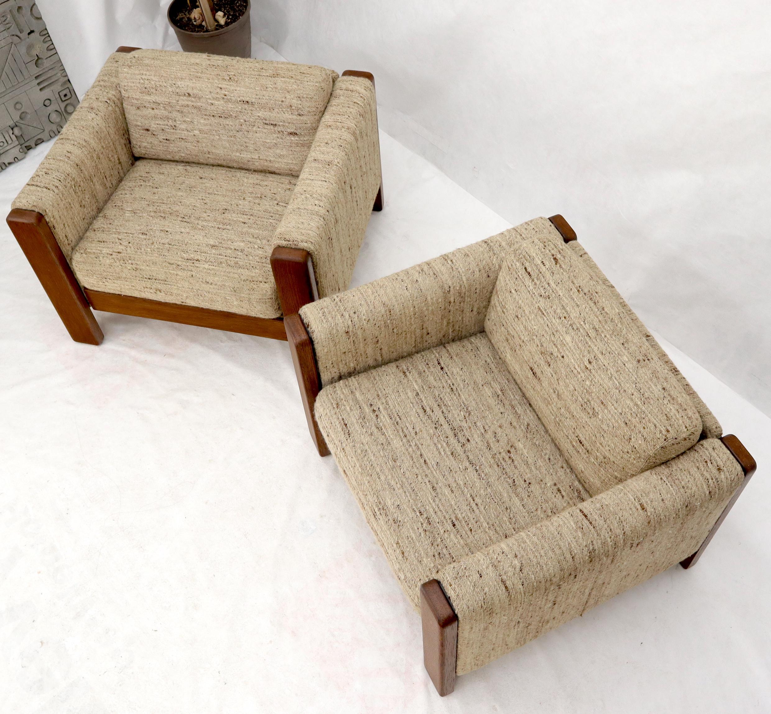 20th Century Pair of Knoll Wool Upholstery Cube Shape Lounge Club Chairs Teak Arms