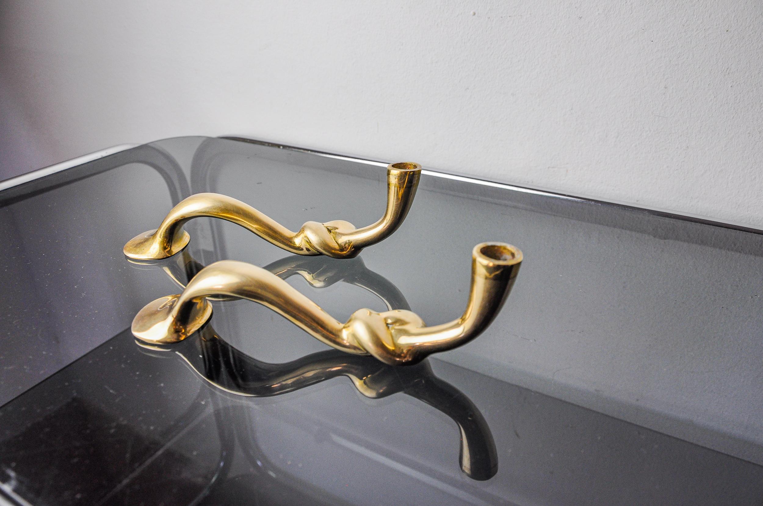 Pareja de candelabros de nudo en bronce, diseño brutalista, Italia, 1970 Italiano en venta