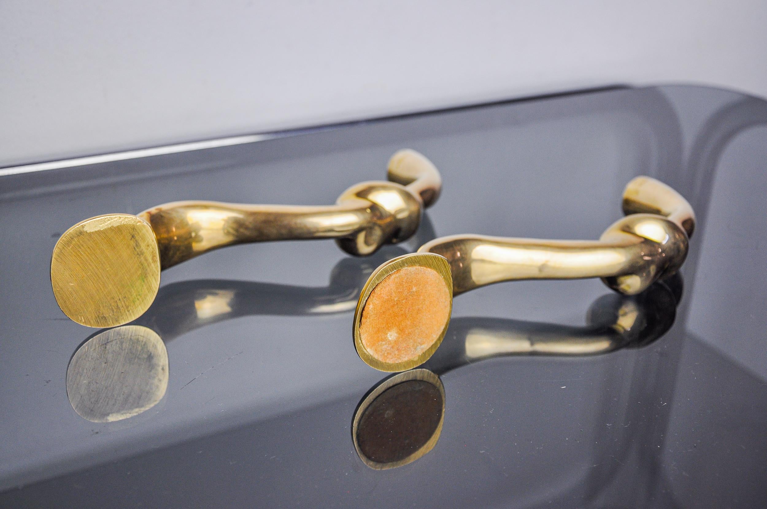 Pareja de candelabros de nudo en bronce, diseño brutalista, Italia, 1970 Bronce en venta