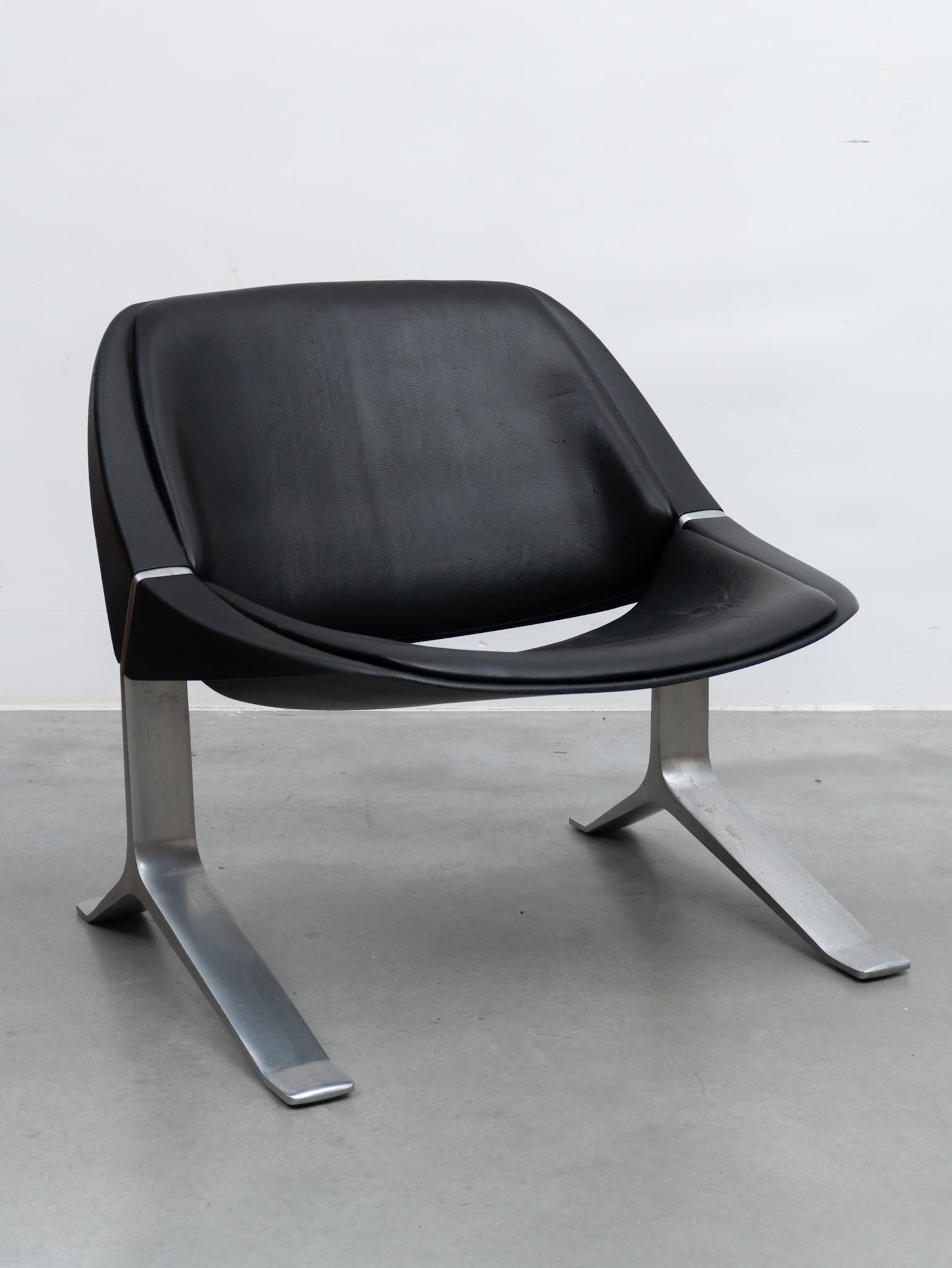Molded Pair of Knut Hesterberg Lounge Black and Chrome Club Arm Chairs, Germany 1971 For Sale
