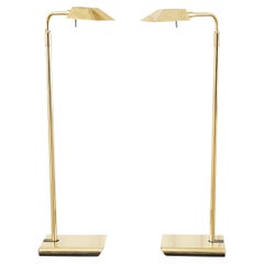 Paar Koch- und Lowy-Messing- Pharmacy-Stehlampen