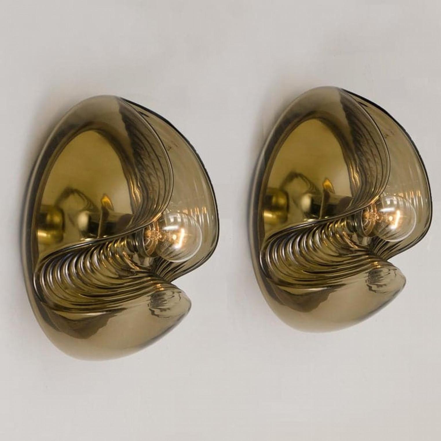Ein Paar Koch & Lowy Wandleuchter/Lights aus Rauchglas von Peill Putzler, 1970 im Angebot 6