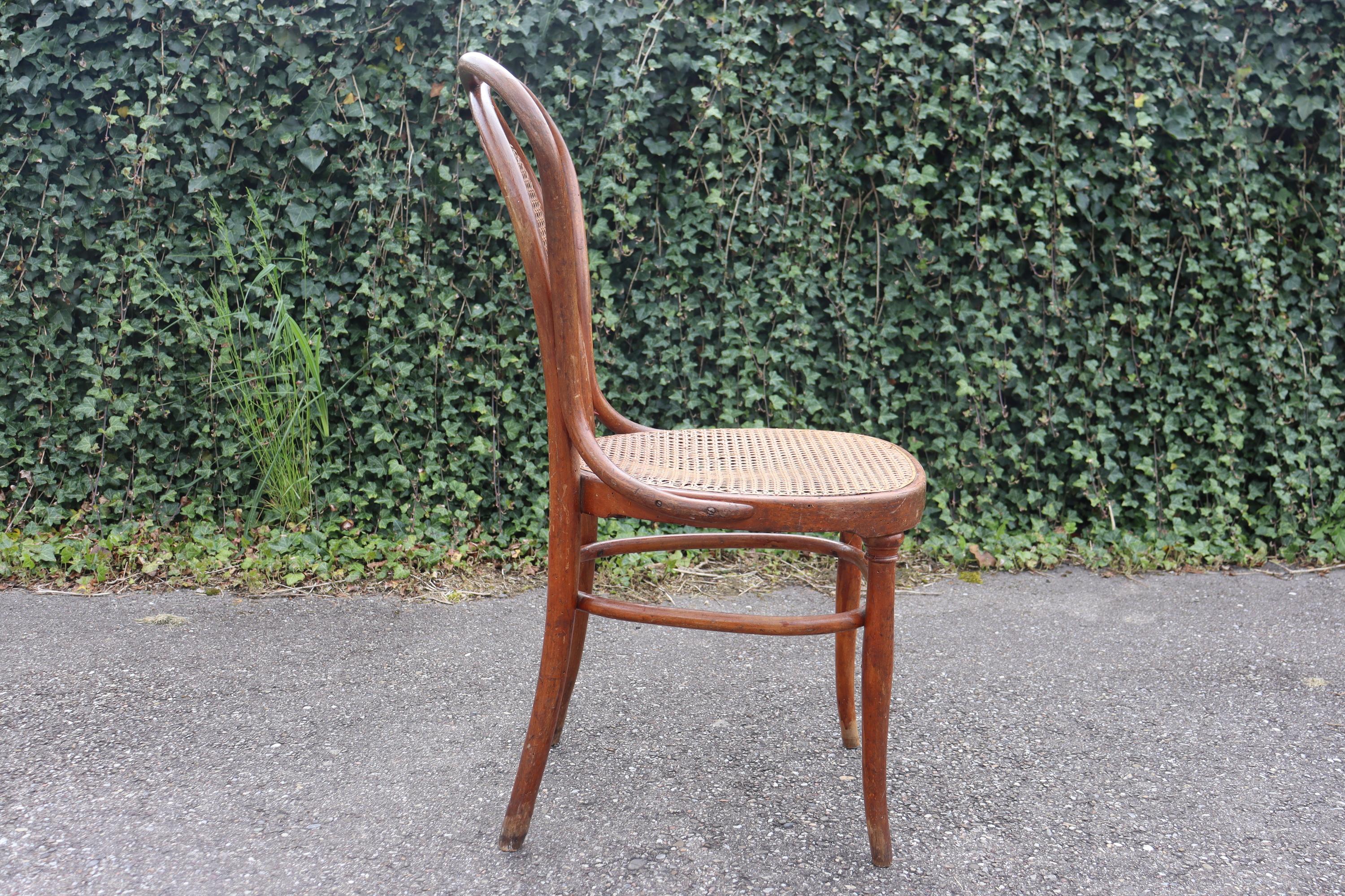 Pair Of Kohn Model 33 Bentwood Chairs In Fair Condition For Sale In Charmes, FR