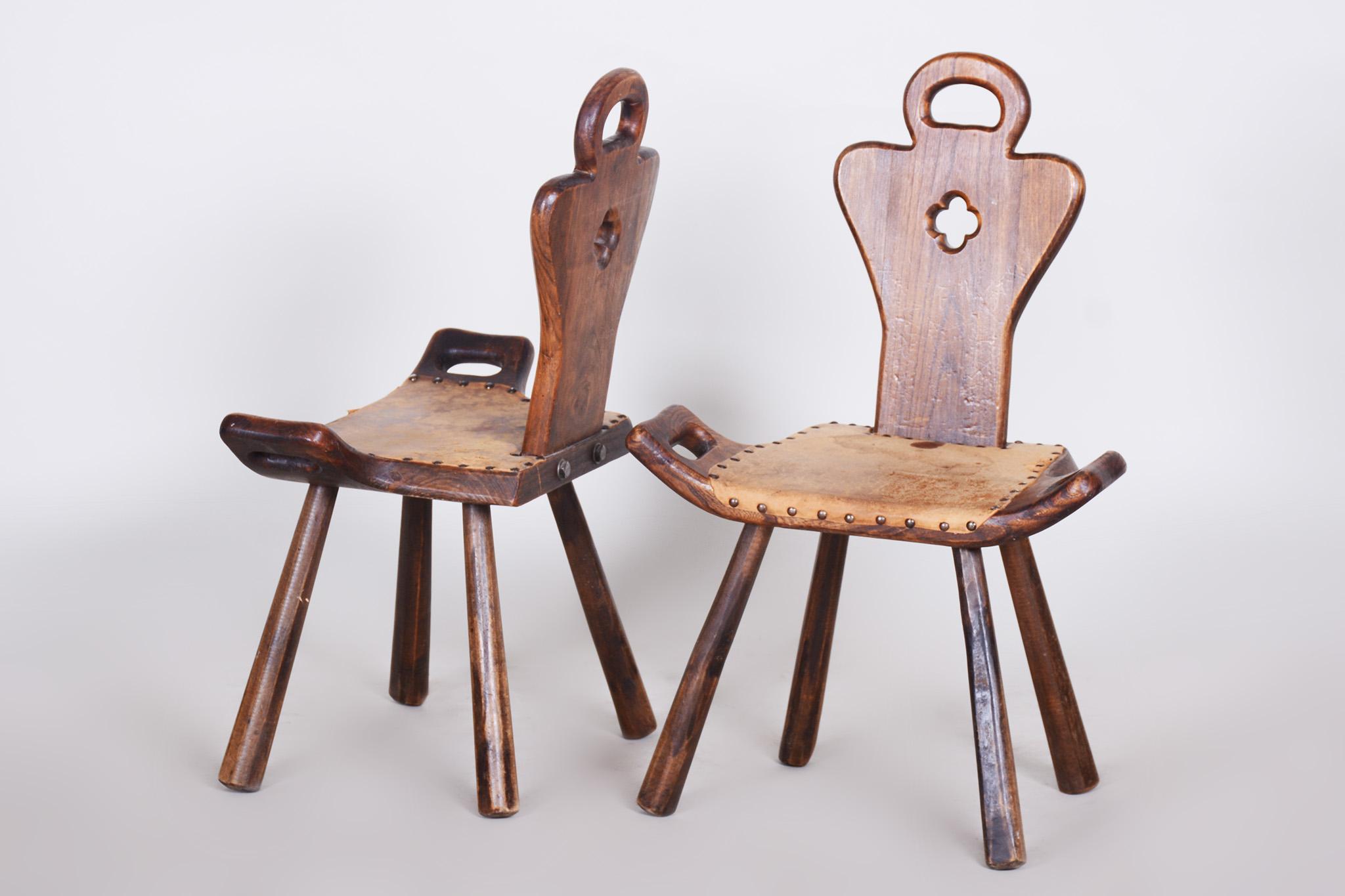 Mid-20th Century Pair of Krásná Jizba Art Deco Chairs, 1940s Czechia For Sale