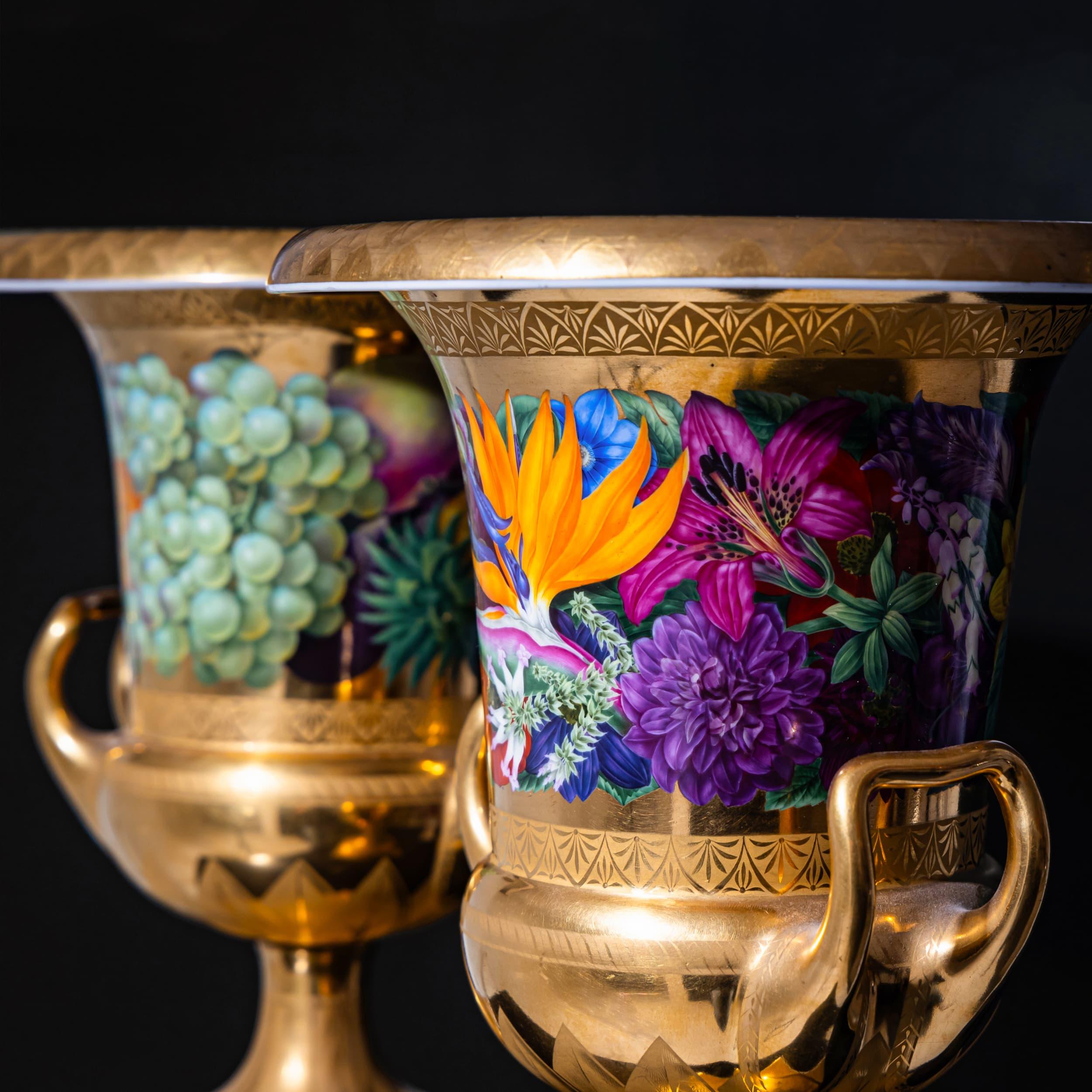 Biedermeier Coppia di vasi Krater w. Decorazioni floreali e di frutta, K.K. Schinkel, KPM, Berlino 1825 in vendita