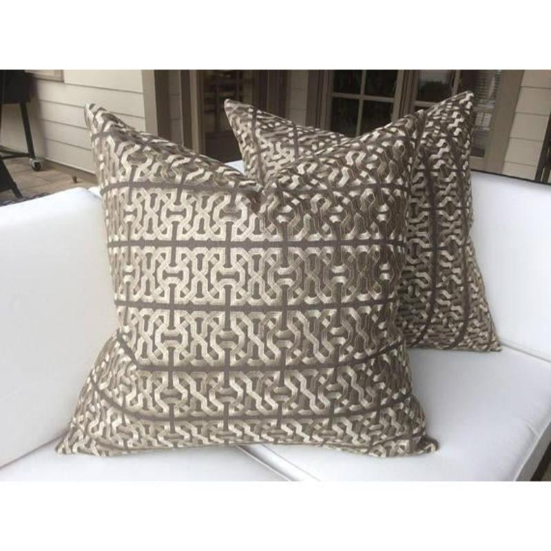 Coppia di cuscini Kravet Couture Barbara Barry Ceylon Key In condizioni Nuovo in vendita a Winder, GA