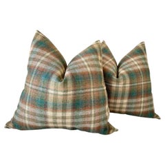 Coppia di cuscini Kravet "Nevis" in lana verde acqua e ruggine con imbottitura in piuma d'oca