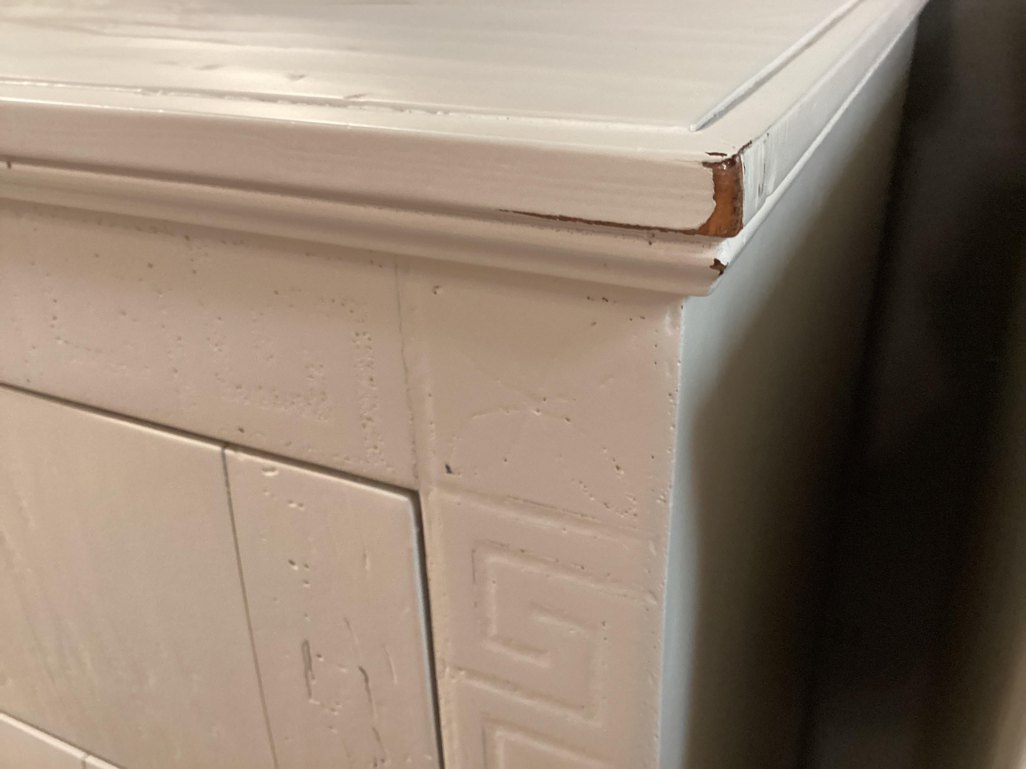 Paire de crédences Kreiss Furniture peintes sur mesure gris clair en vente 10