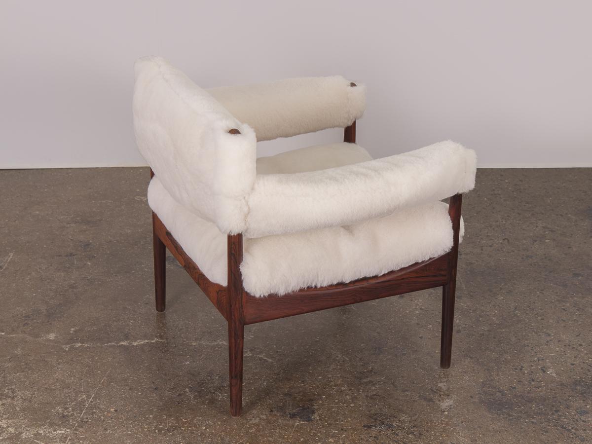 20ième siècle Paire de chaises longues Modus Kristian Vedel à dossier bas en peau de mouton  en vente