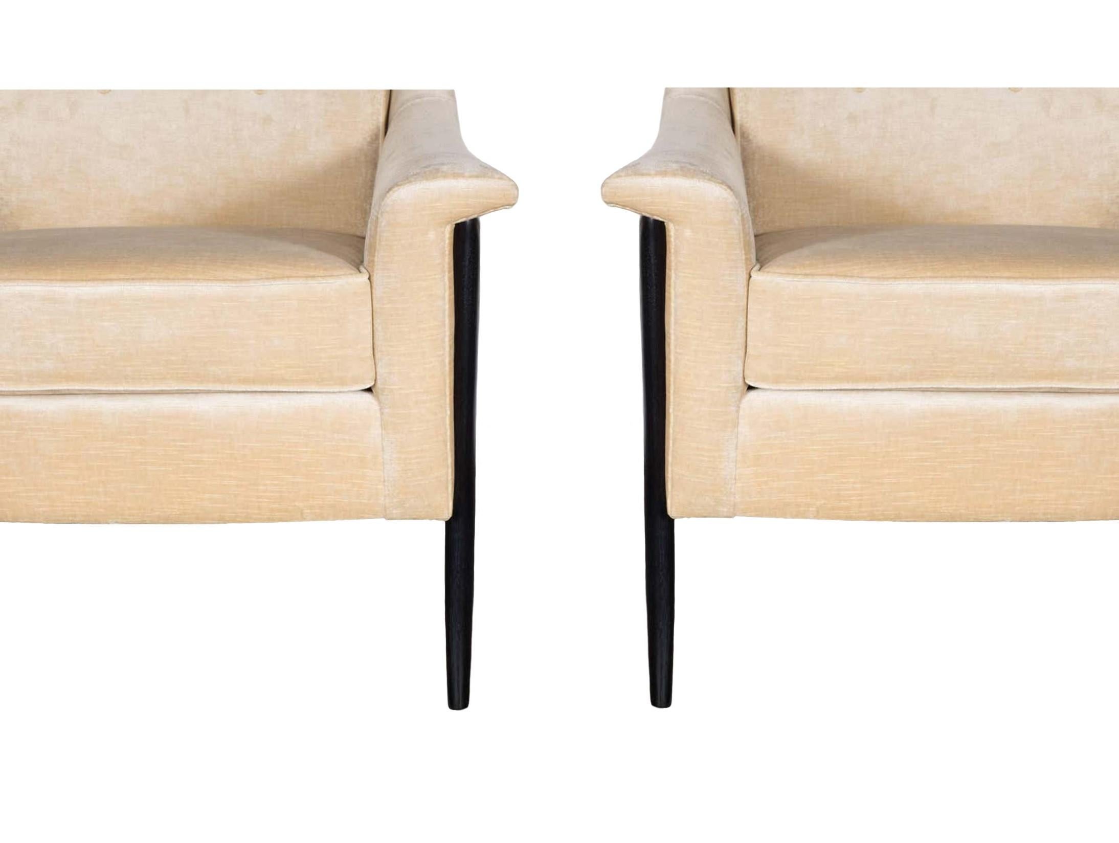 Paar Kroehler-Stühle in skulpturaler Form, modernistischer Stil, restauriert (Ebonisiert) im Angebot