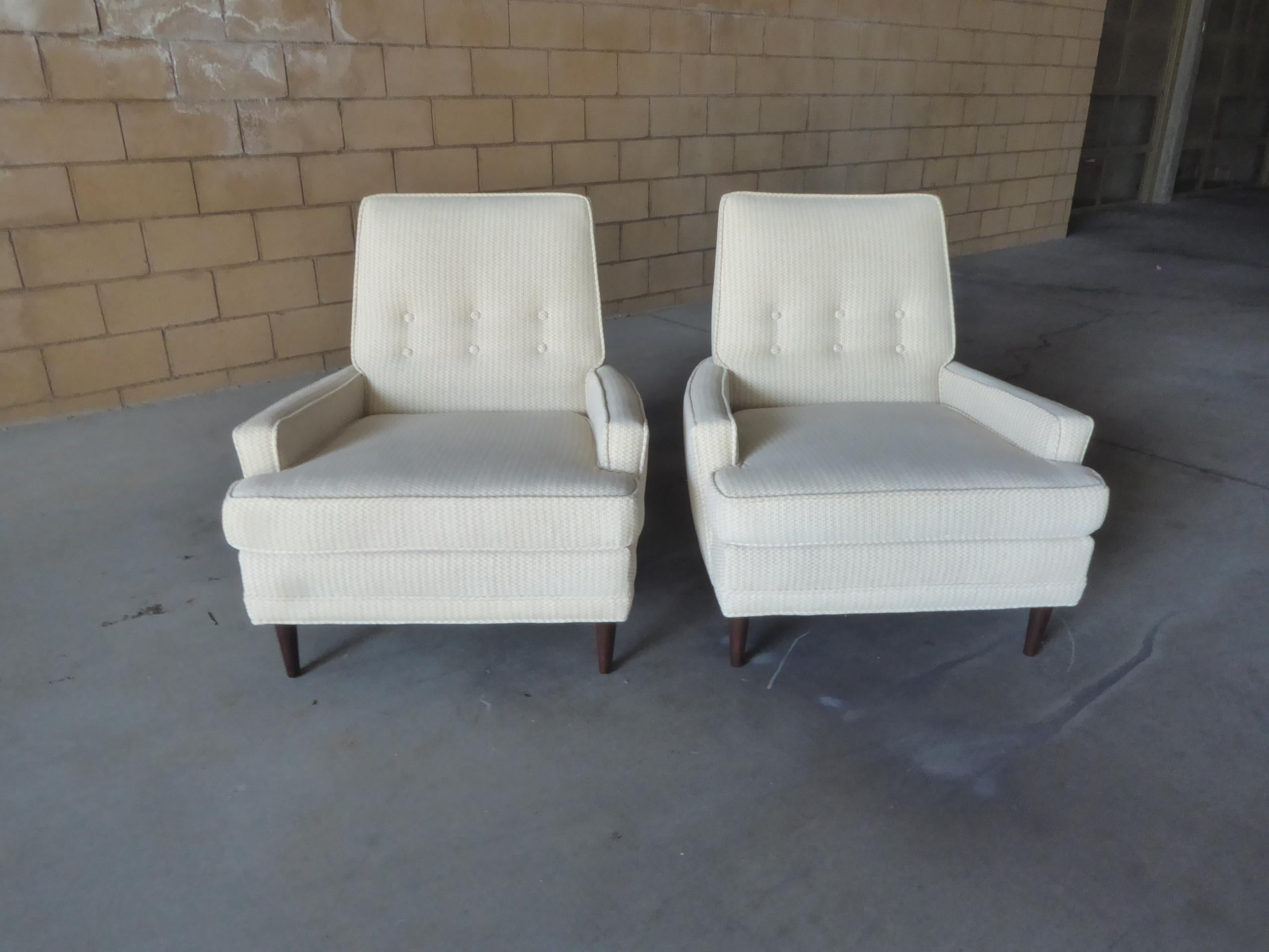 Mid-20th Century Pair of Kroehler Furniture Upholstered Armchairs
