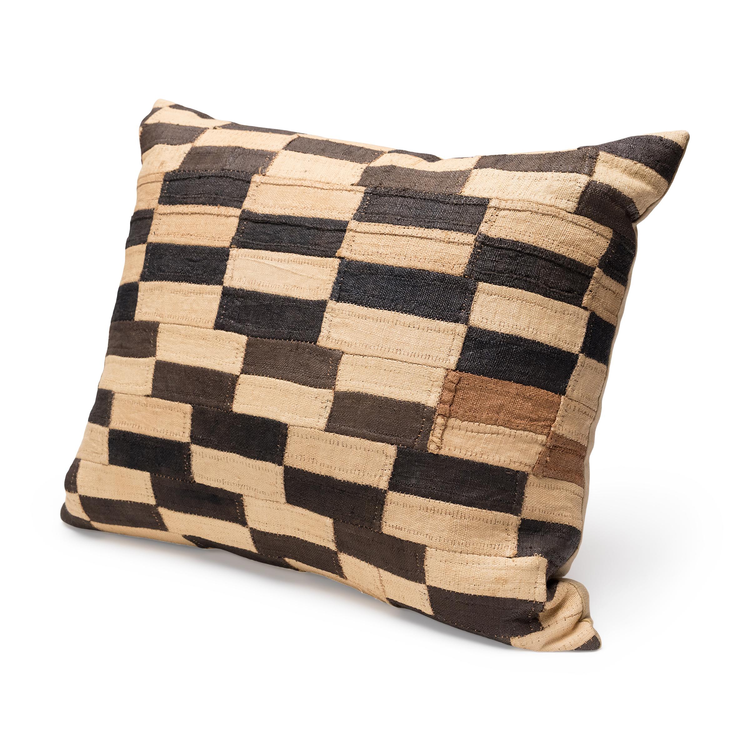 Américain Paire de coussins en tissu Kuba en vente