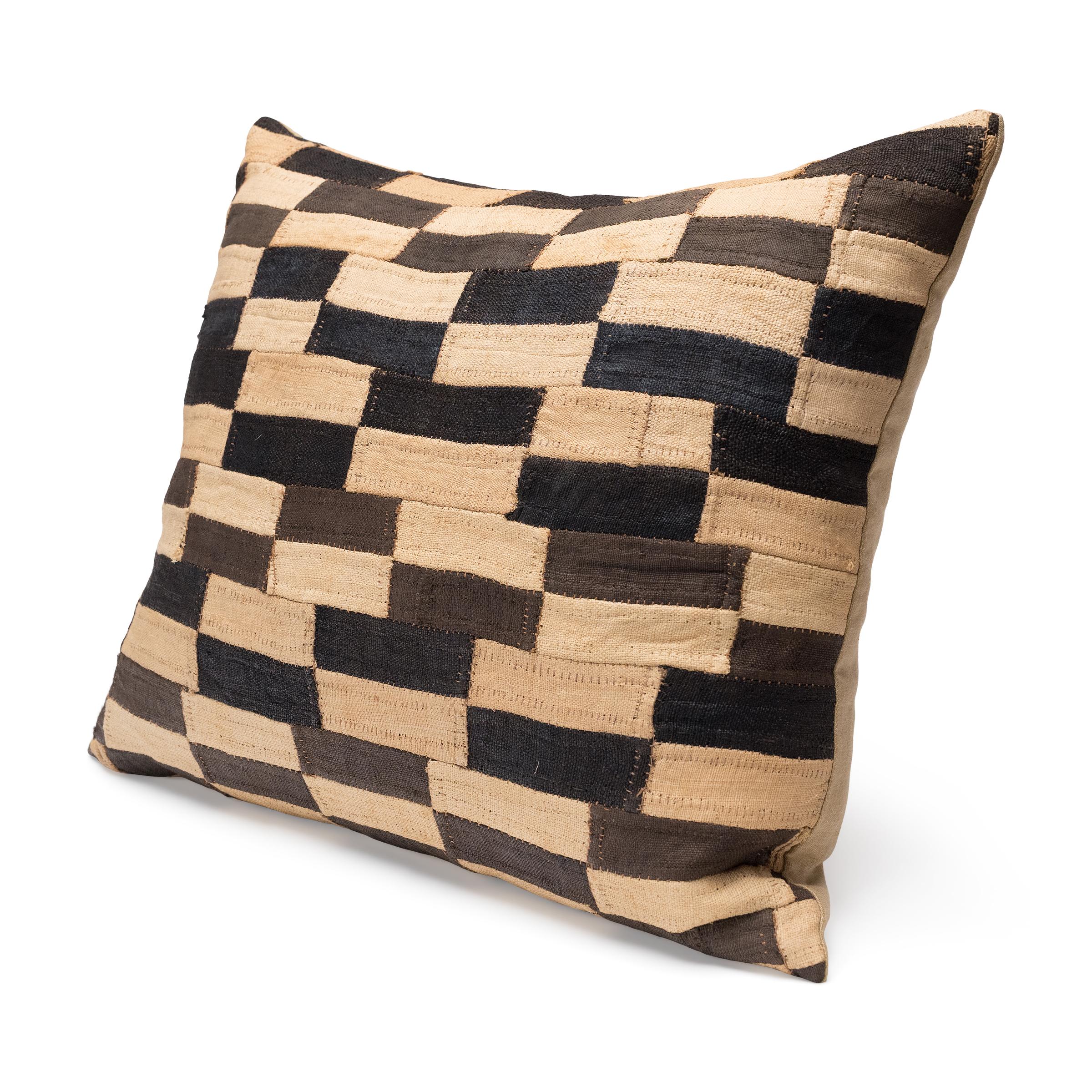 Lin Paire de coussins en tissu Kuba en vente