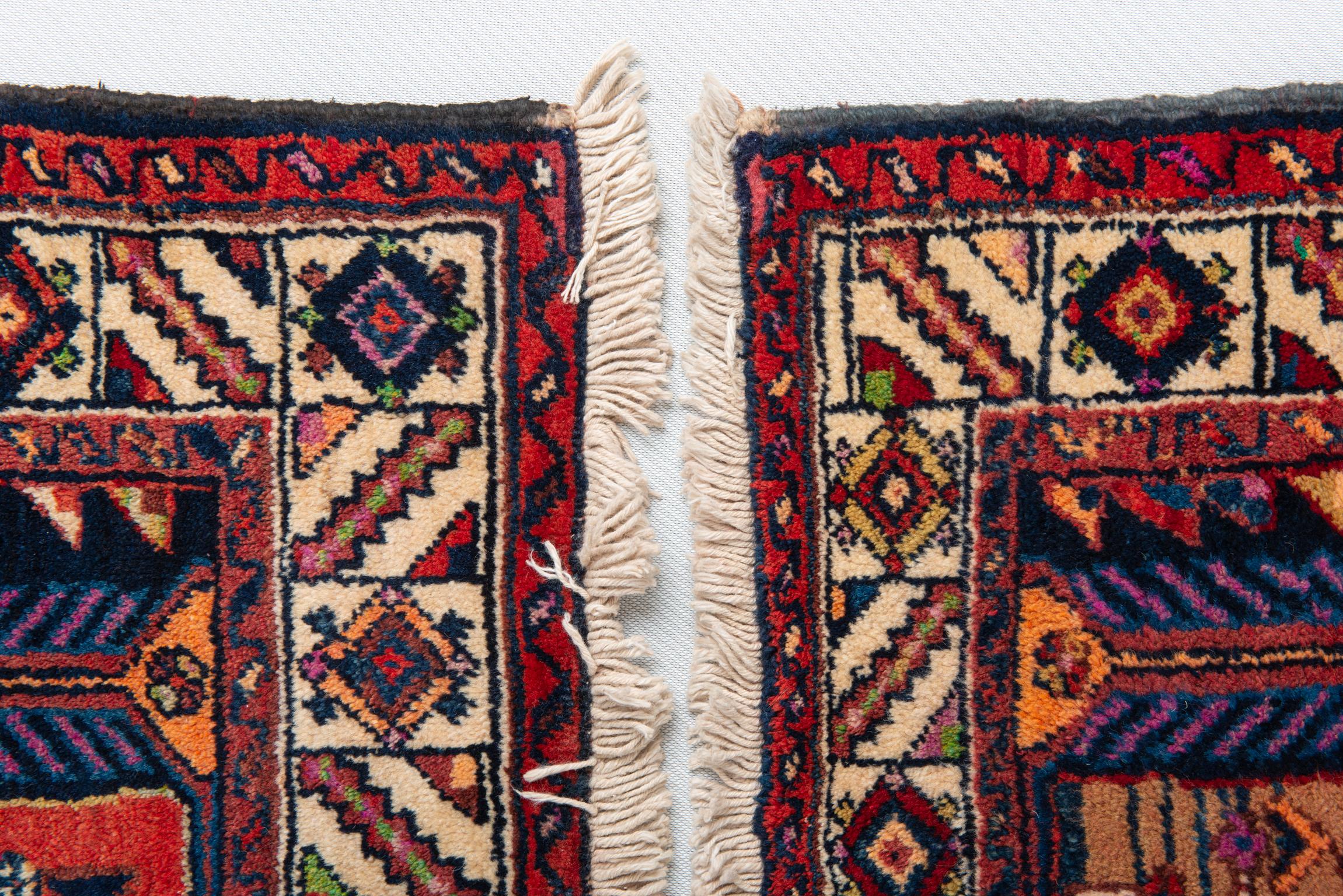 Pair of Kurdestan Little Carpets or Rugs In Excellent Condition For Sale In Alessandria, Piemonte