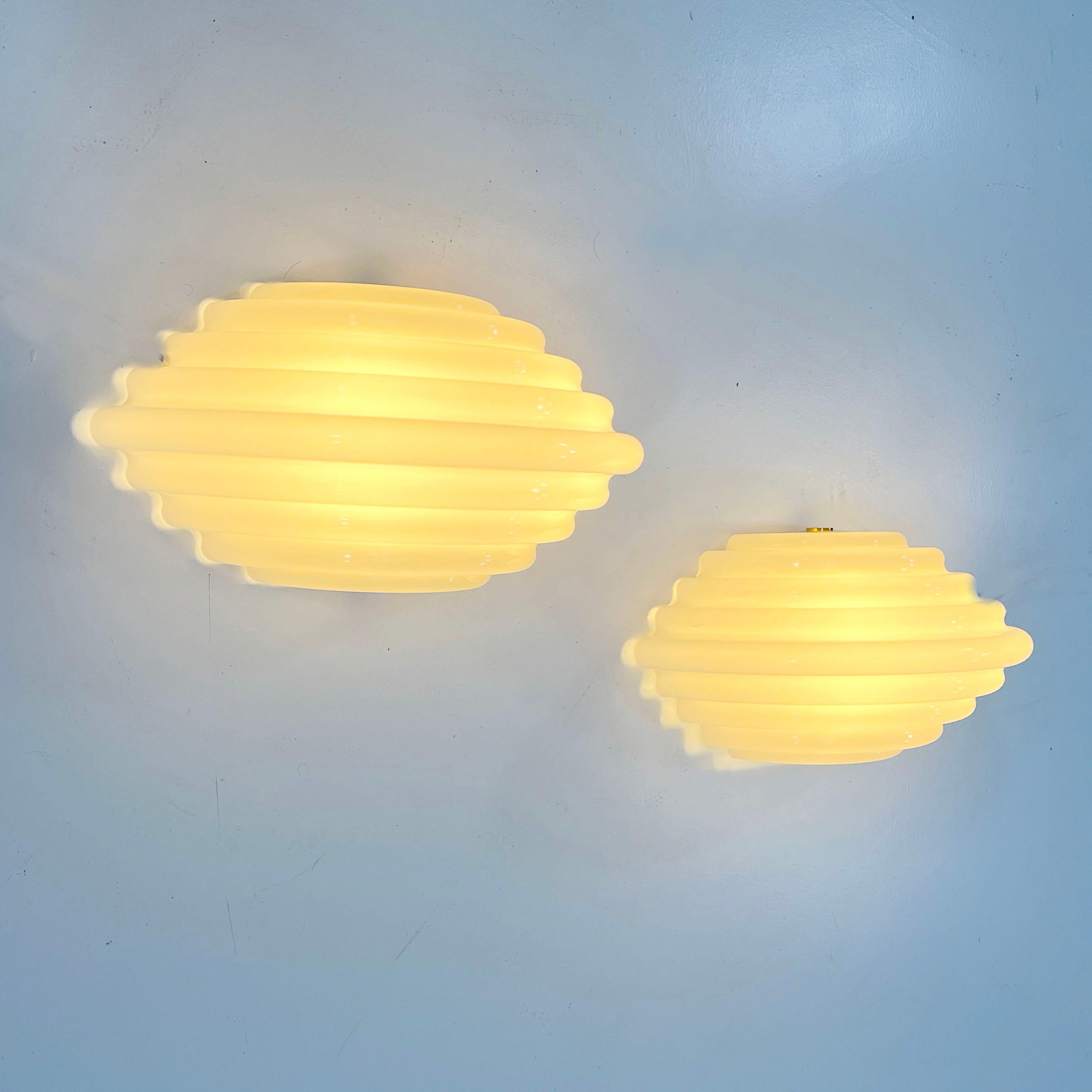 Pair of Kumo Wall Lamps by Kazuhide Takahama for Sirrah, 1970s In Good Condition In Ixelles, Bruxelles