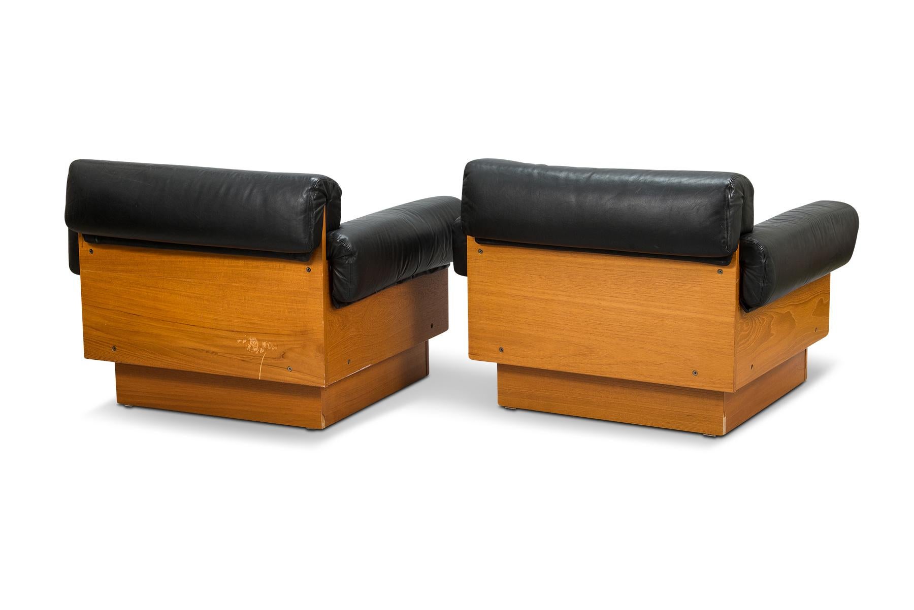 Finnish Pair of Kurt Hvitsjö ‘zorbas’ Lounge Chairs in Teak