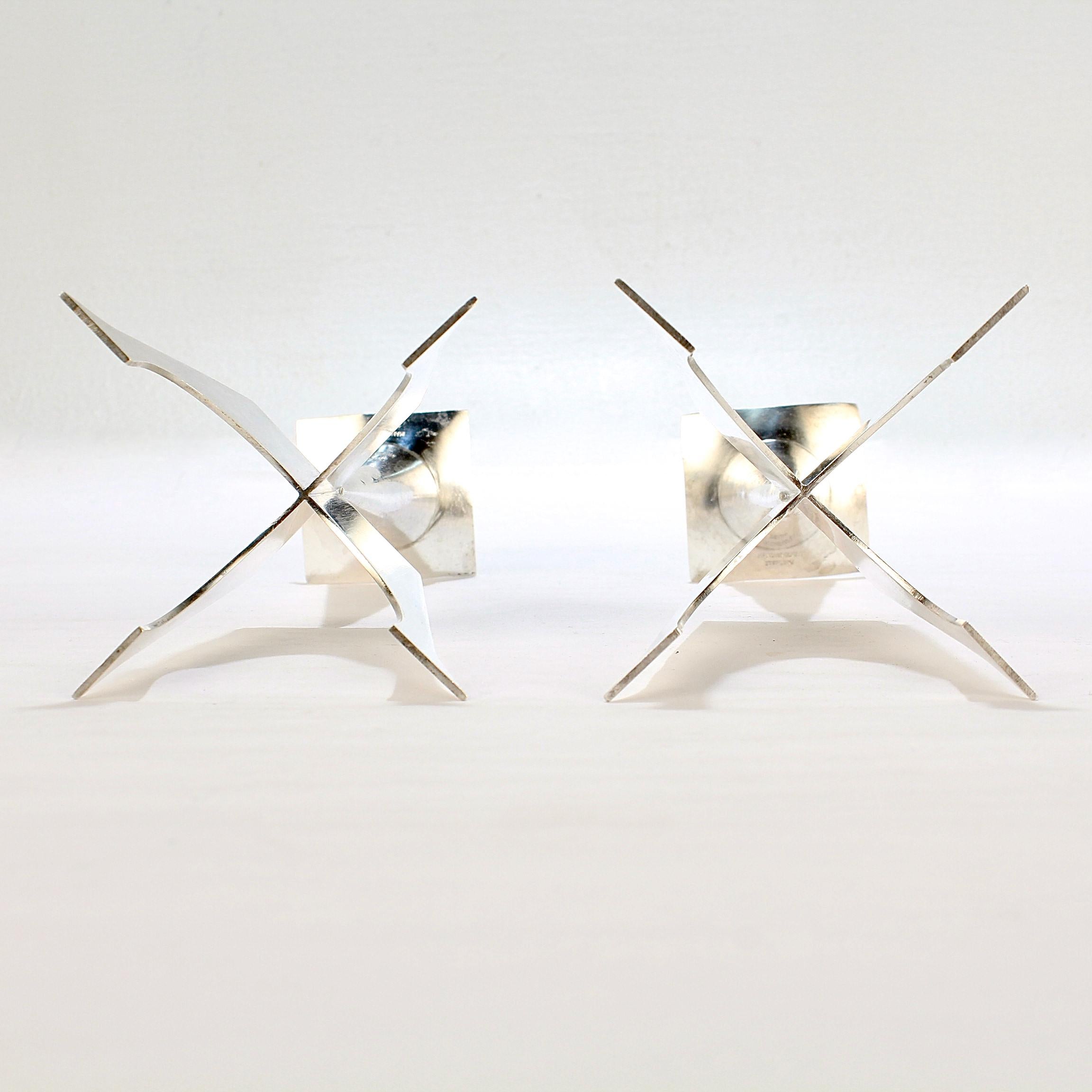 Pair of Kurt Matzdorf Modernist Handwrought Sterling Silver Candlesticks In Good Condition For Sale In Philadelphia, PA