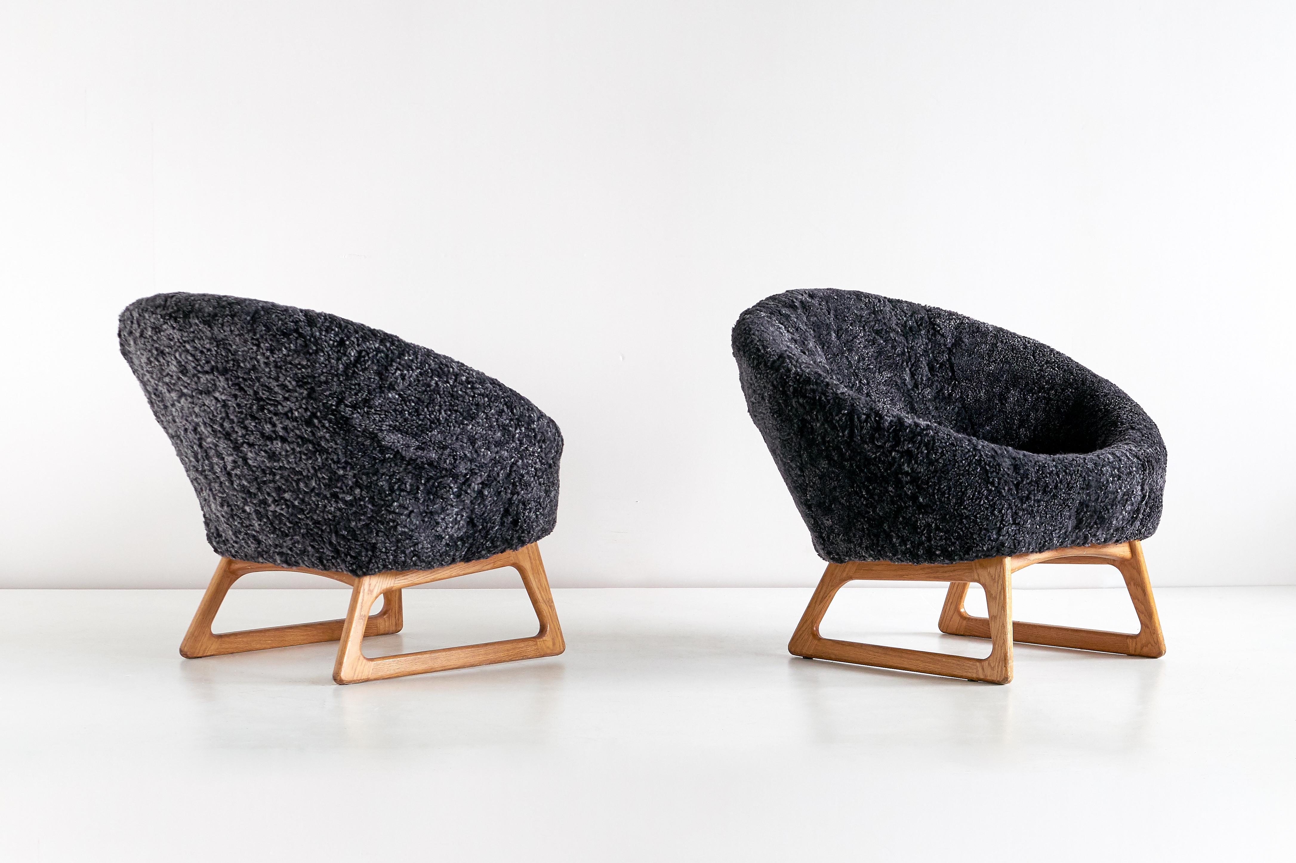 Scandinavian Modern Pair of Kurt Østervig Sheepskin Lounge Chairs, Rolschau Møbler, Denmark, 1958 For Sale