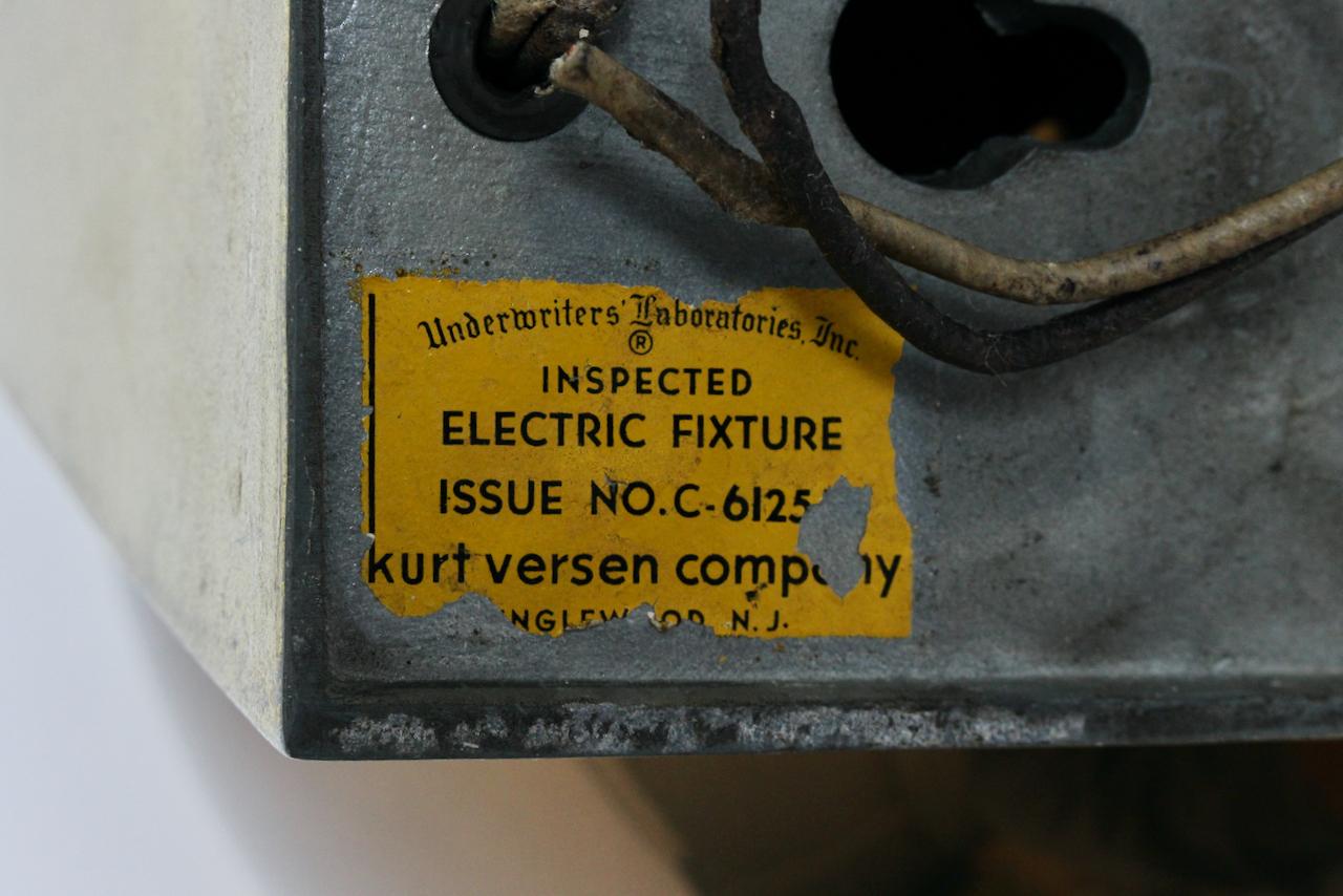 Coppia di lampade Kurt Versen in ottone e bronzo antico, anni '30 in vendita 11