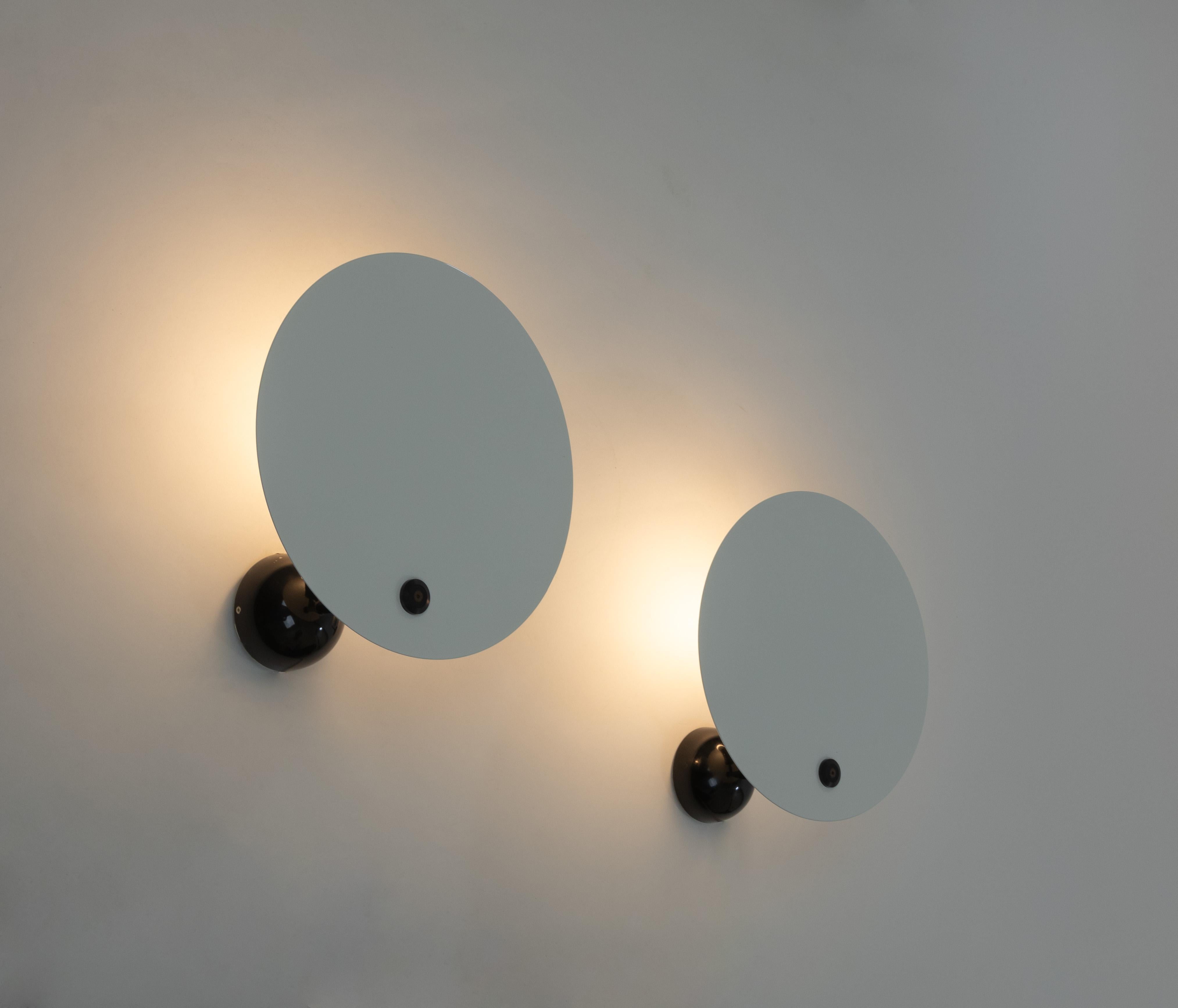 Fin du 20e siècle Paire d'appliques Kuta par Vico Magistretti pour O-Luce, 1980 en vente