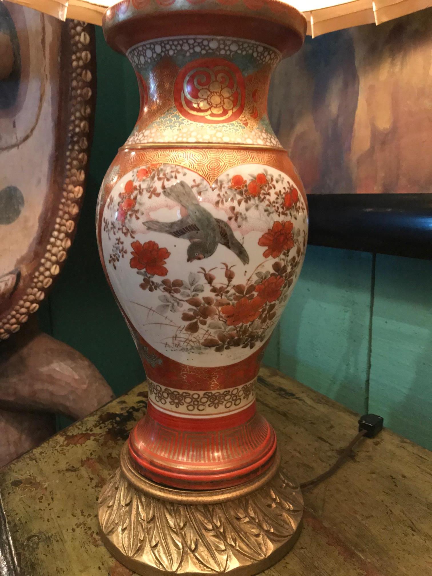 Paar Kutani-Vasen aus der Meiji-Periode, Porzellanurnen, Tischlampen, Antiques LA-Leuchten im Angebot 4