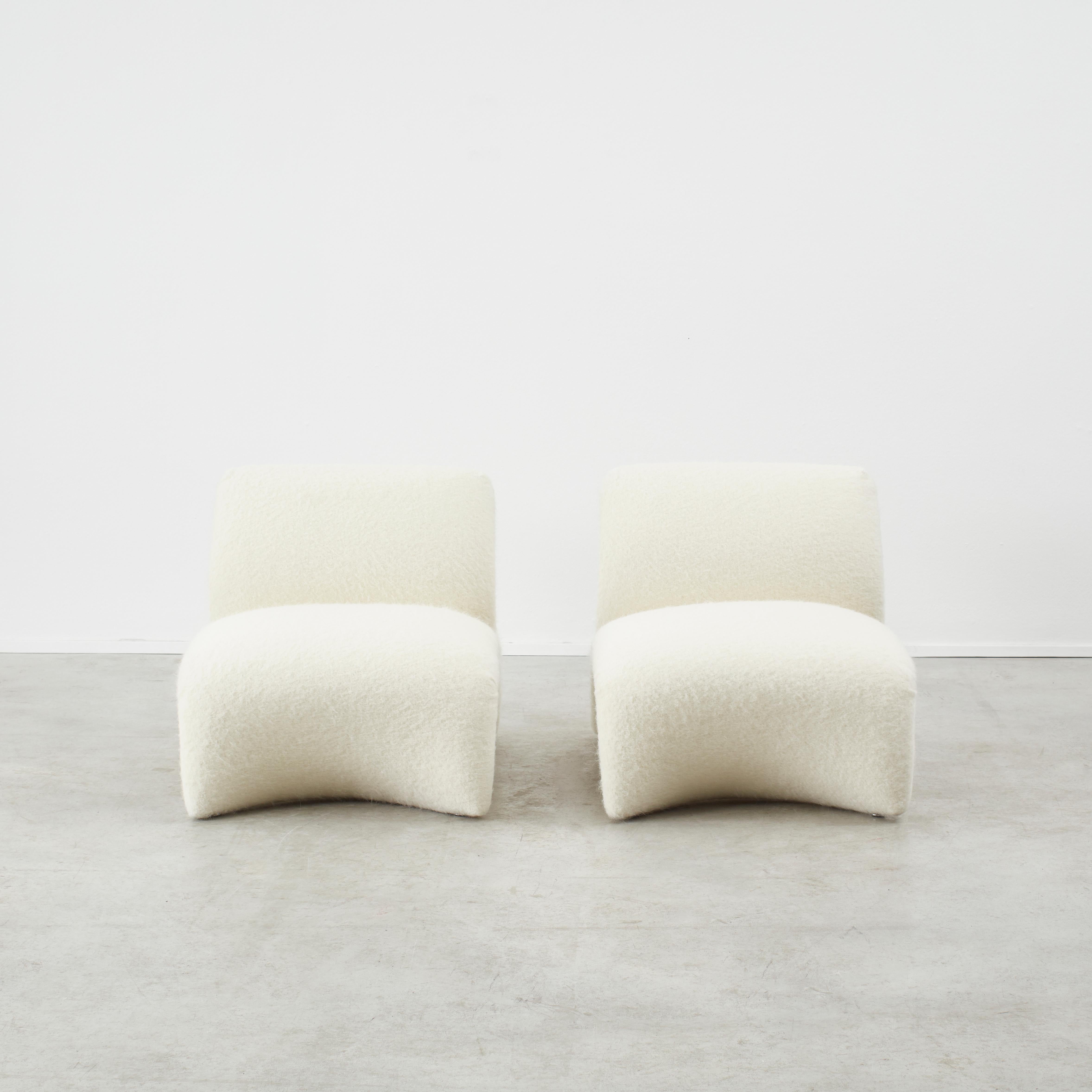 French Pair of Kwok Hoï Chan Kaïdo chair for Steiner, France, 1968