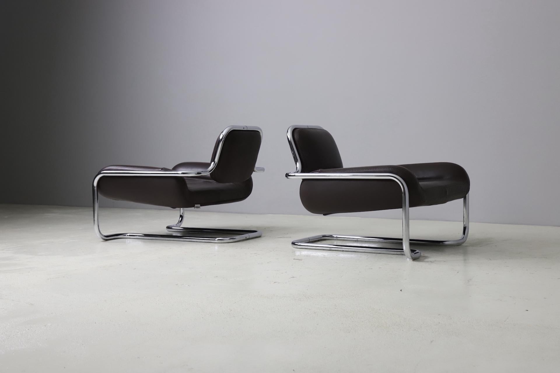 Mid-Century Modern Paire de chaises longues 'Lemon Sole' de Kwok Hoï Chan pour Steiner, 1969