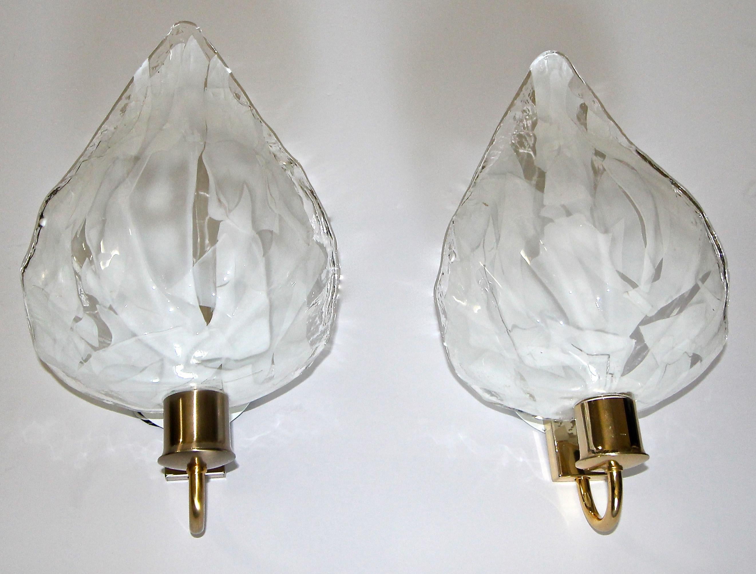 Brass Pair of La Murrina Murano White and Clear Glass Leaf Wall Sconces For Sale