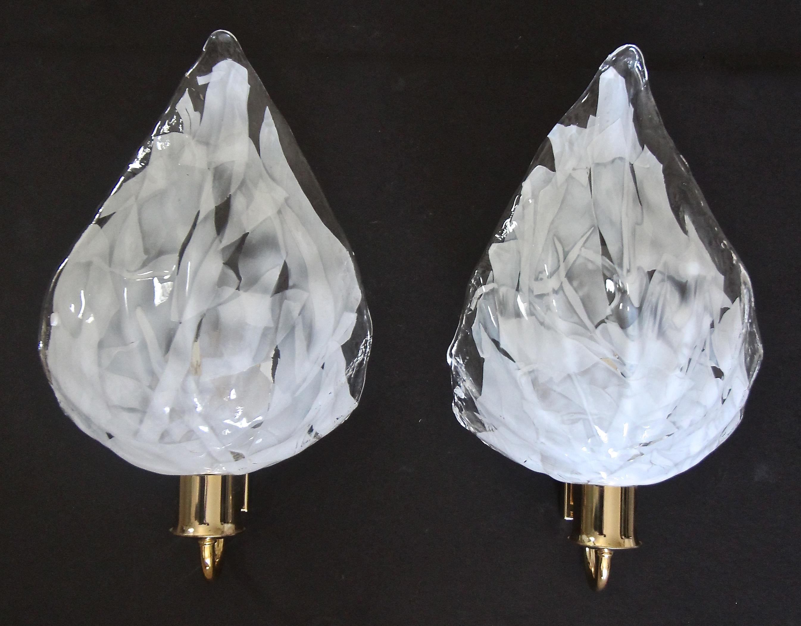 Brass Pair of La Murrina Murano White and Clear Glass Leaf Wall Sconces For Sale