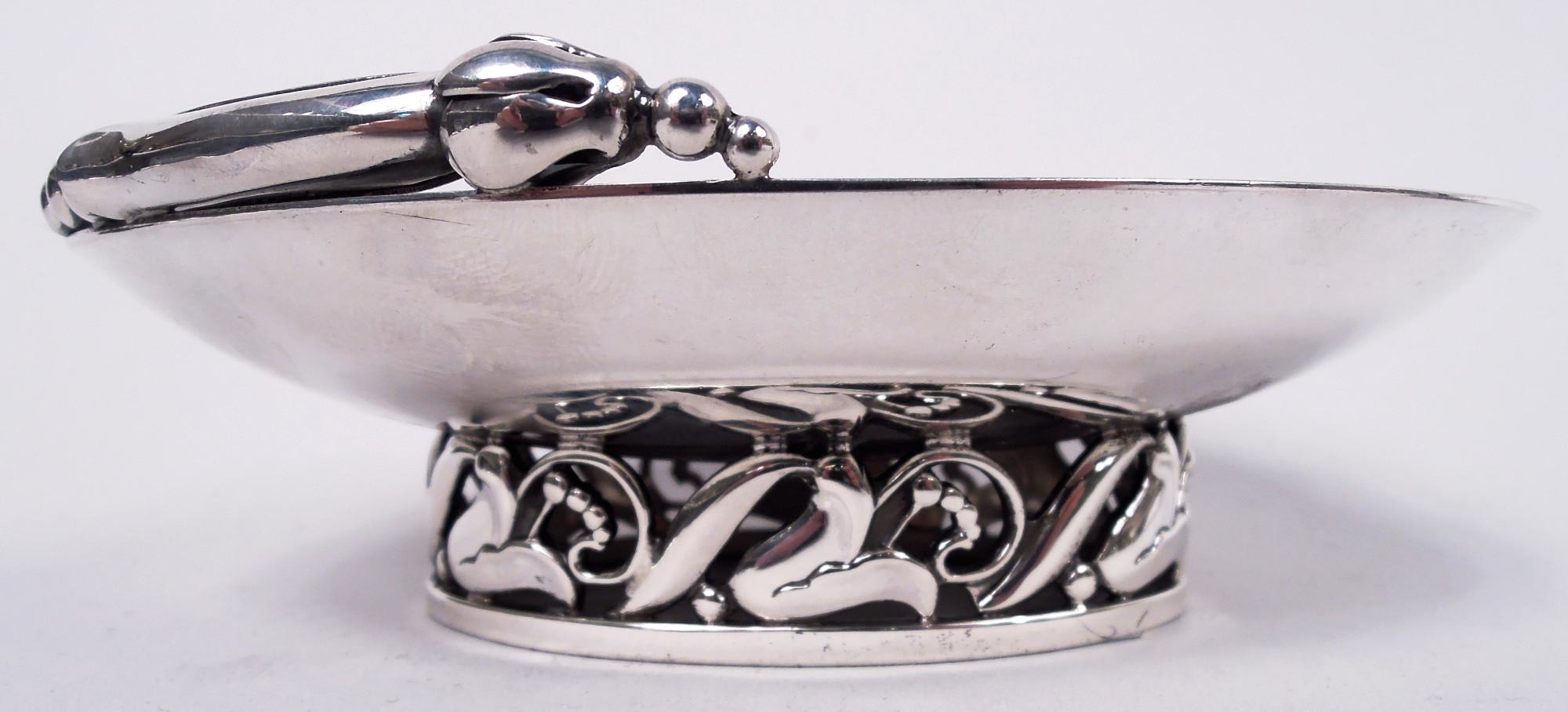 Mid-Century Modern Pair of La Paglia American Sterling Silver Blossom-Inspired Nut Dishes For Sale
