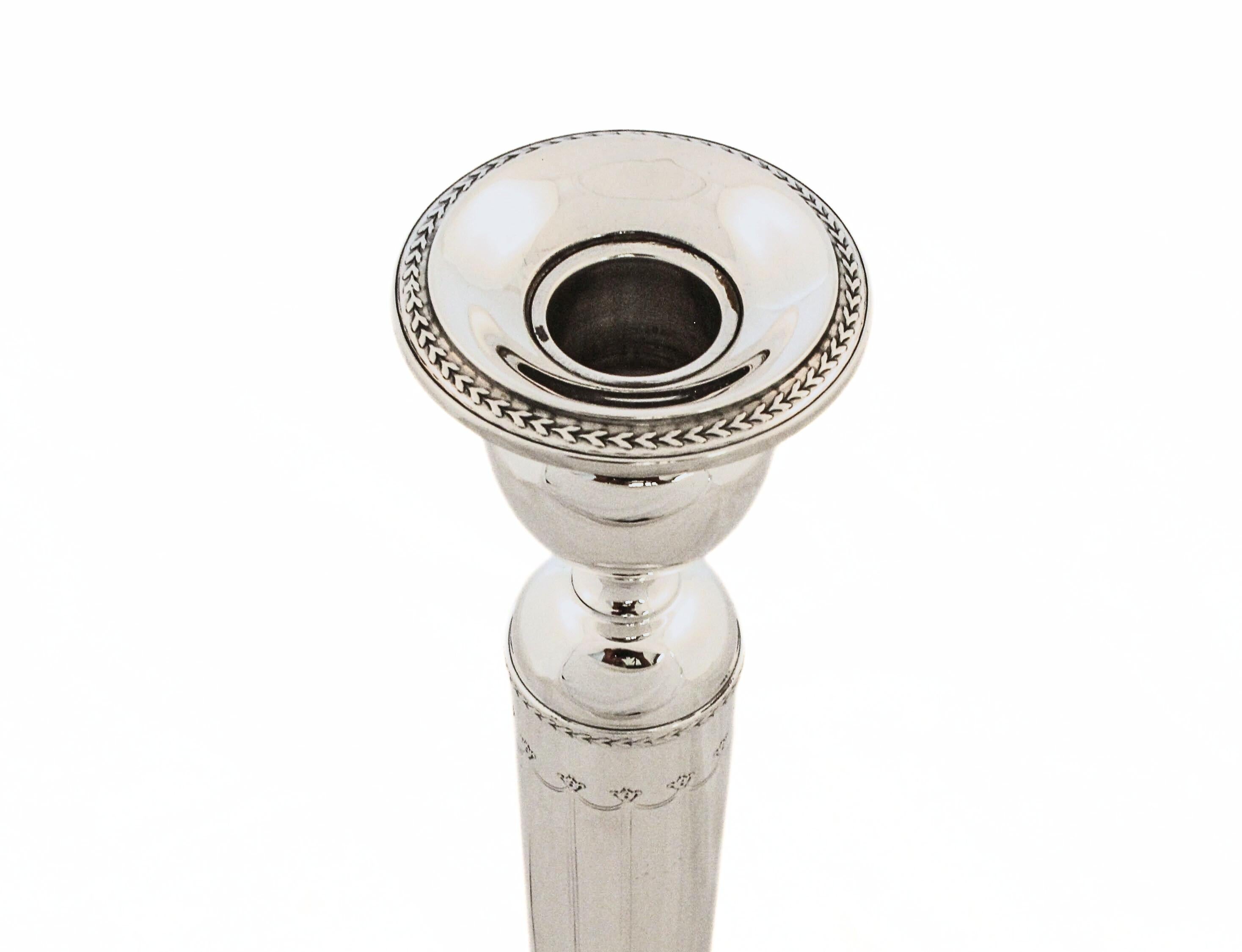 Paar La Pierre Kerzenleuchter aus Sterlingsilber im Angebot 1