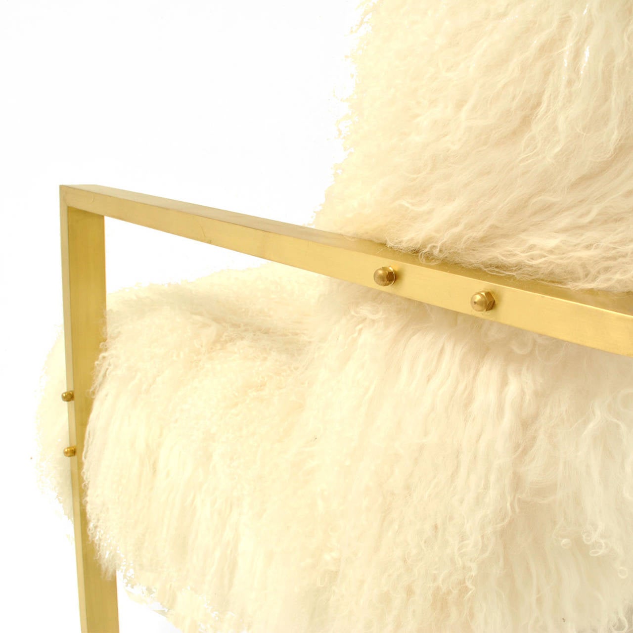 Ein Paar L.A. Studio Contemporary Modern Weiß Mongolian Goat Italian Armchairs (Messing) im Angebot