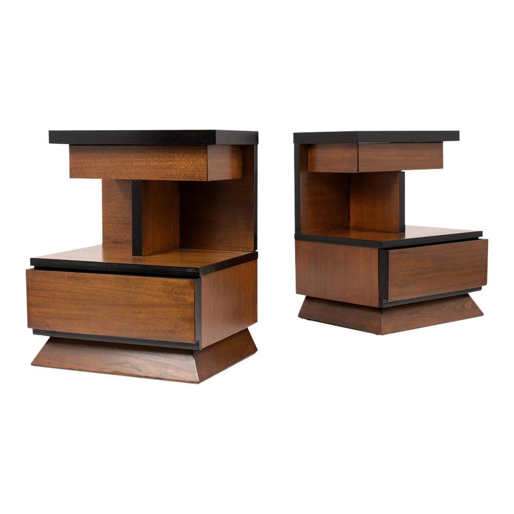 Pair of Lacquered Mid-Century Modern Style Nightstands