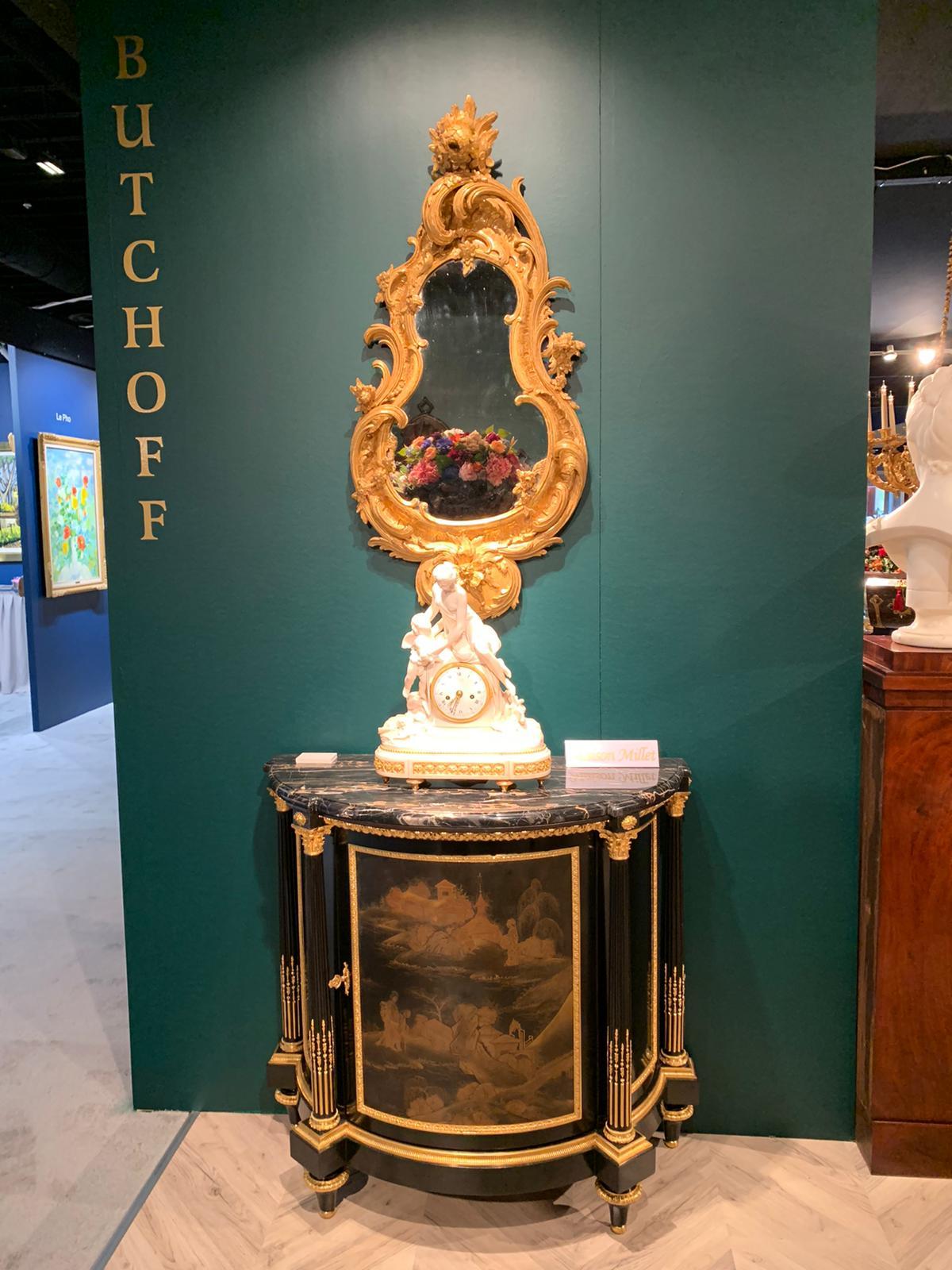 XIXe siècle Paire d'armoires en laque et ornementation de bronze doré de style Louis XVI par Millet en vente