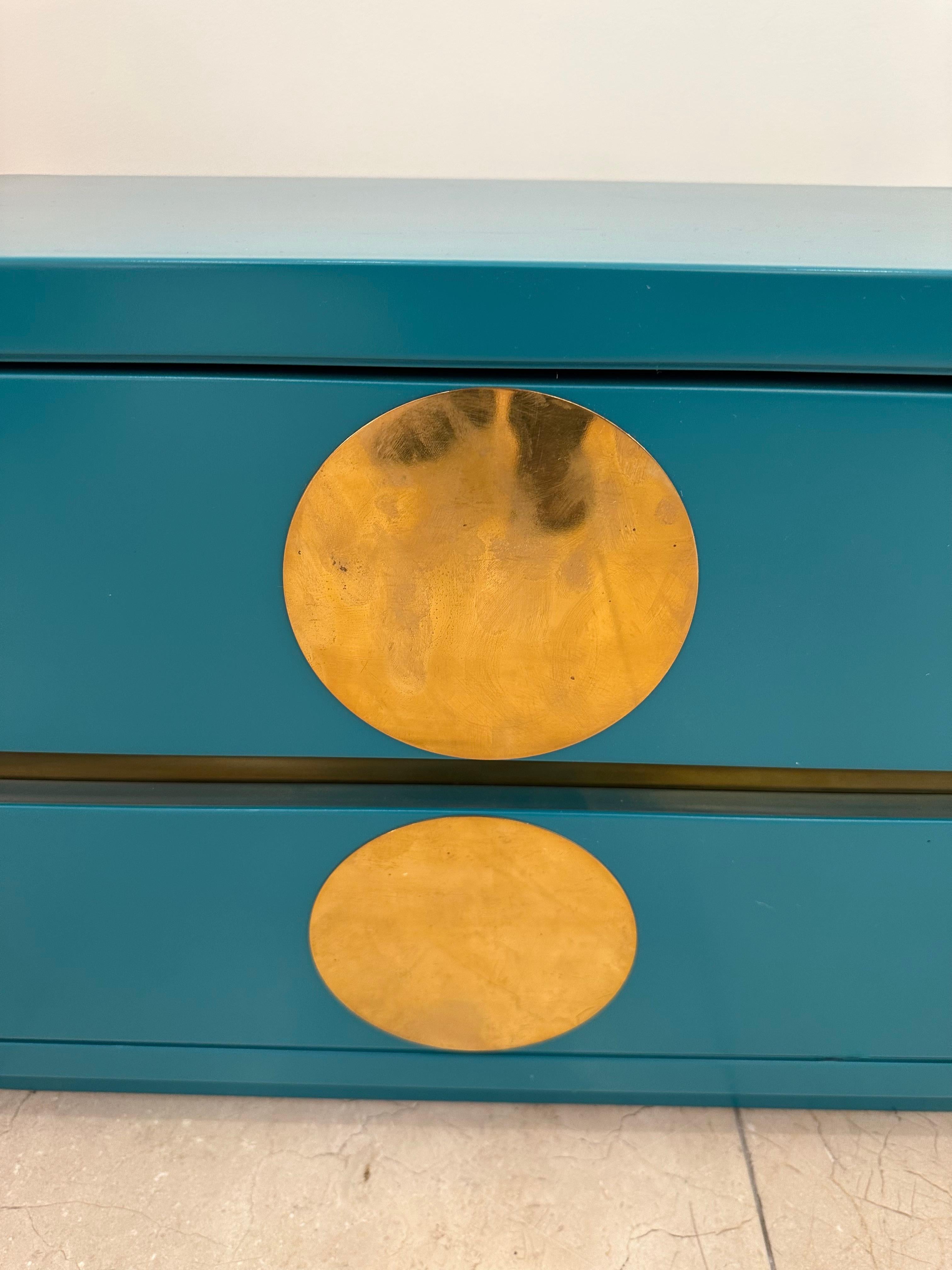 Pair of blue turquoise lacquered and brass side end low or bedside tables nightstands. Italian design, nice model with drawers.  In the mood of Mid-Century Modern Space Age Hollywood Regency, Jean Claude Mahey, Mario Sabot, Willy Rizzo, Maison