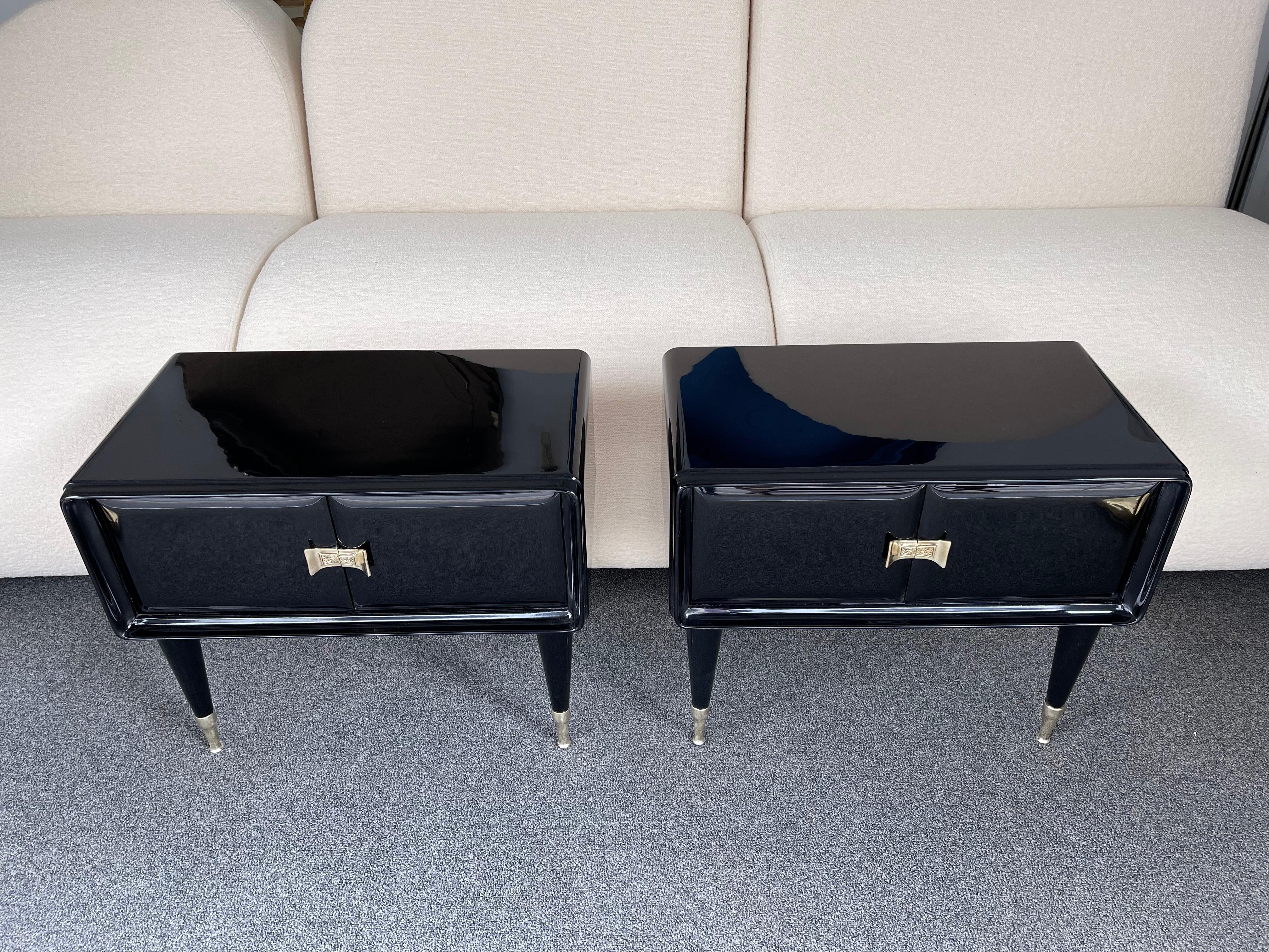 Pair of Lacquered and Brass Nightstands by Vittorio Dassi, Italy, 1950s 2