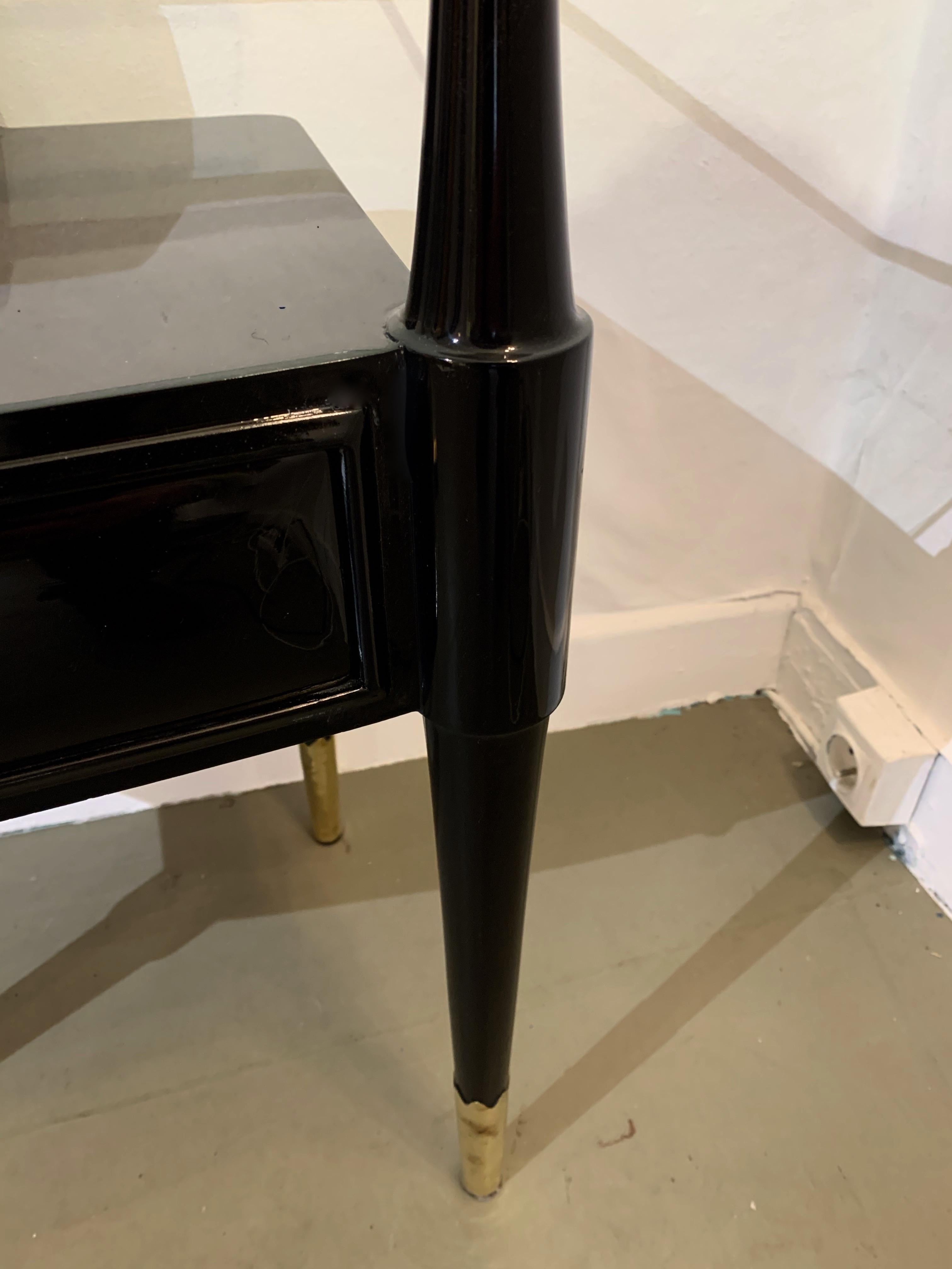 Pair of Lacquered and Brass Side Table, Italy, 1950s In Good Condition In SAINT-OUEN, FR