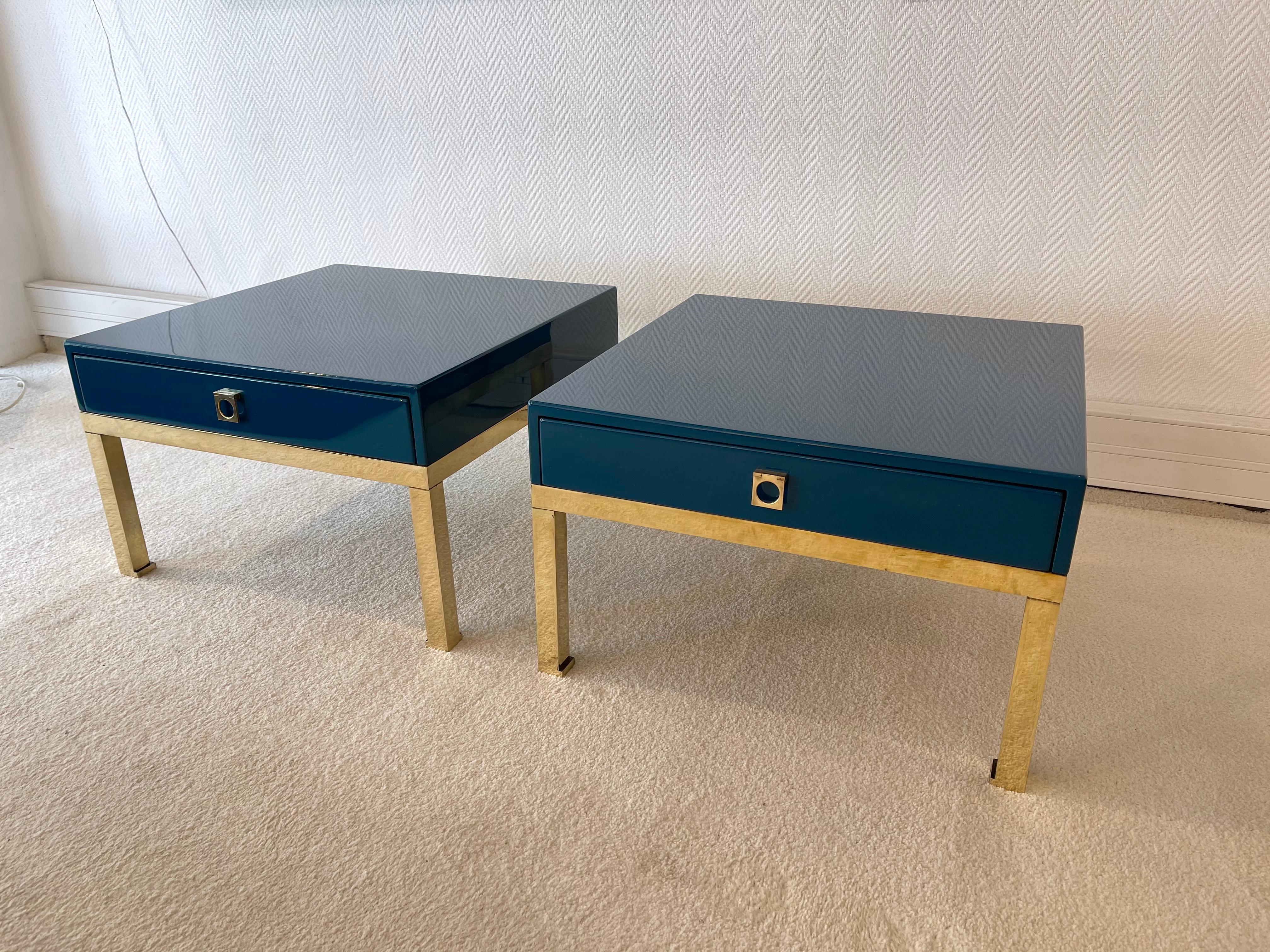 Pair of Lacquered and Brass Side Tables by Guy Lefevre, France, 1970s In Good Condition For Sale In SAINT-OUEN, FR