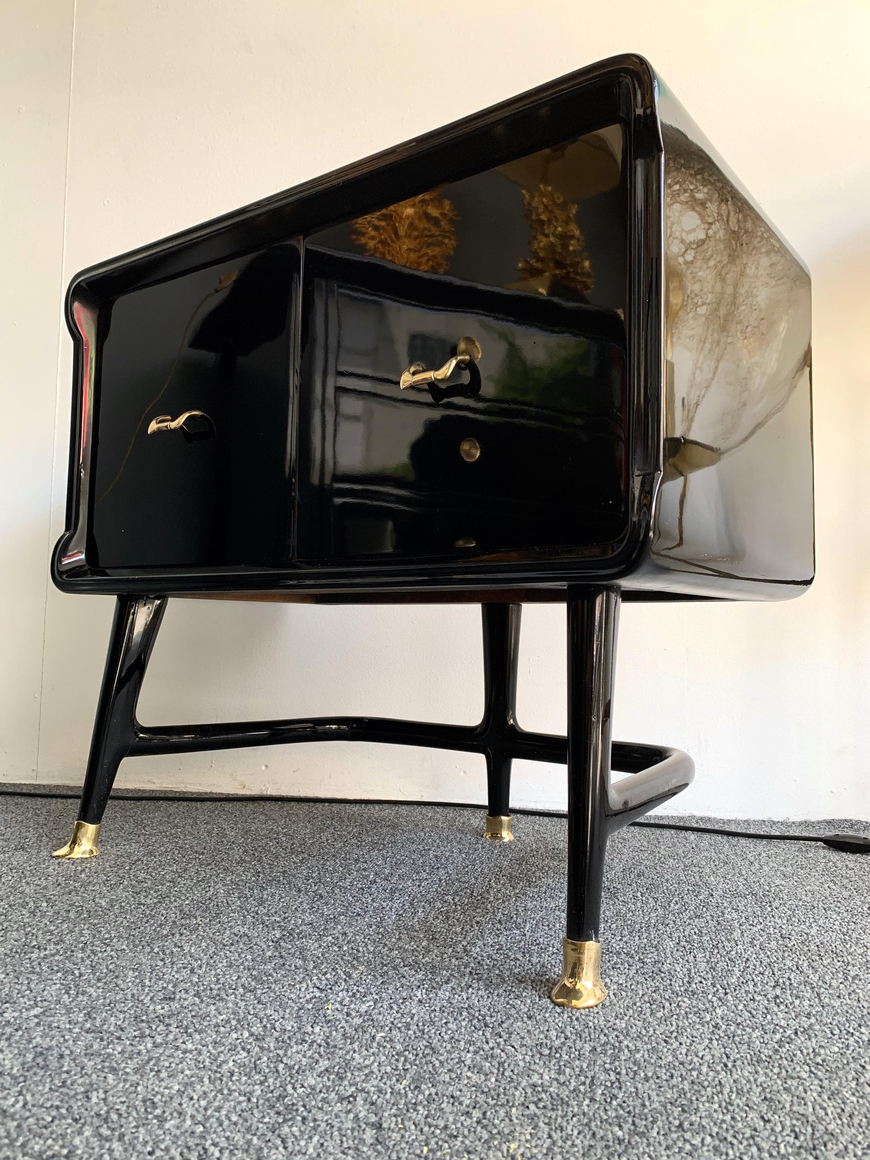 Italian Pair of Lacquered and Bronze End Tables by Vittorio Dassi, Italy, 1950s